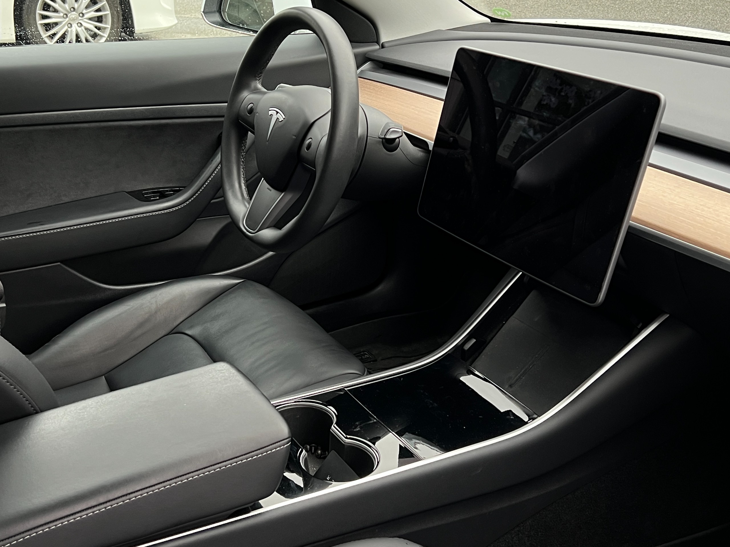 2020 Tesla model 3 sr+ |clean title |BC Local - Image 11