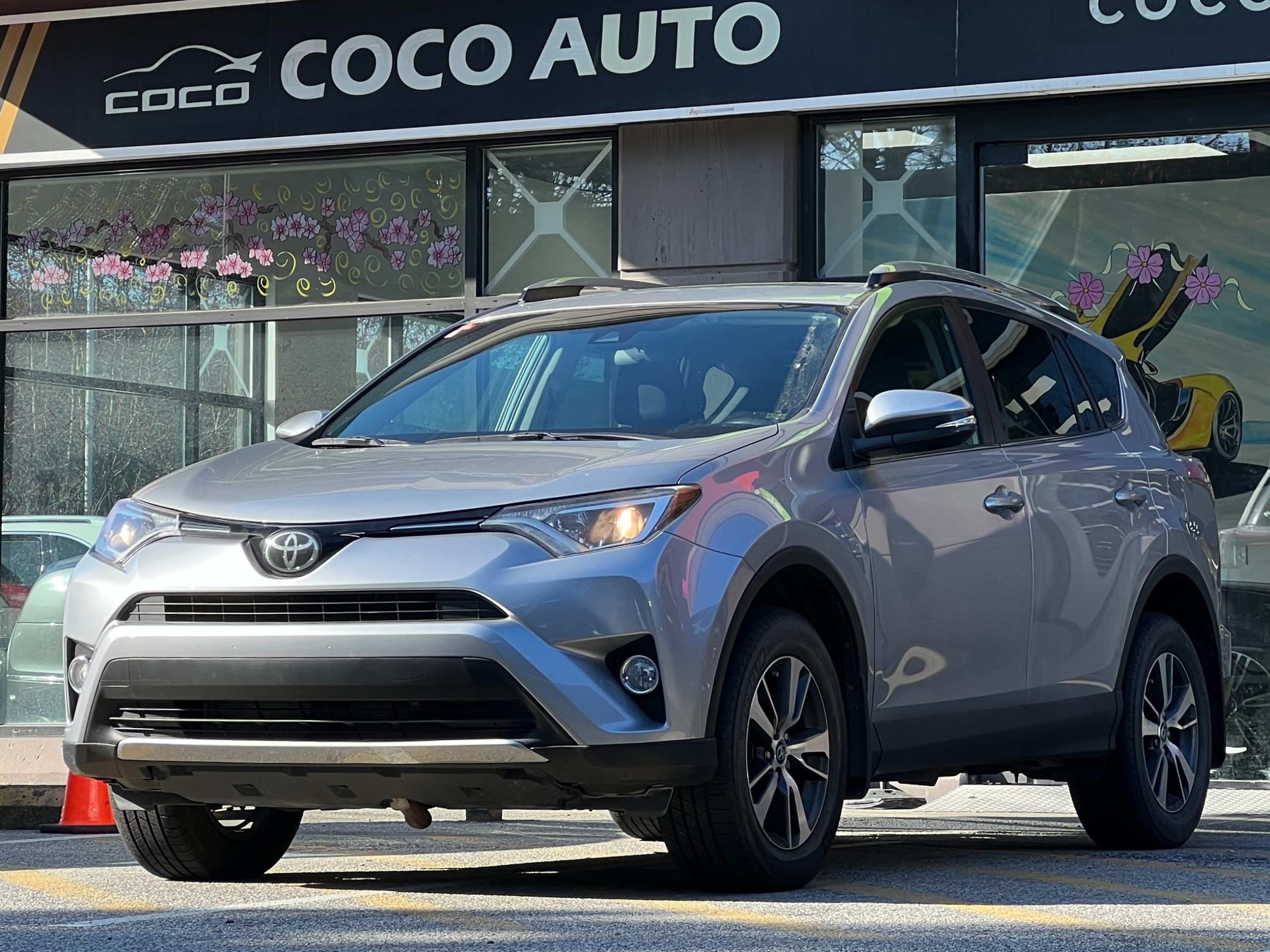 2018 Toyota Rav4 XLE AWD - Image 4