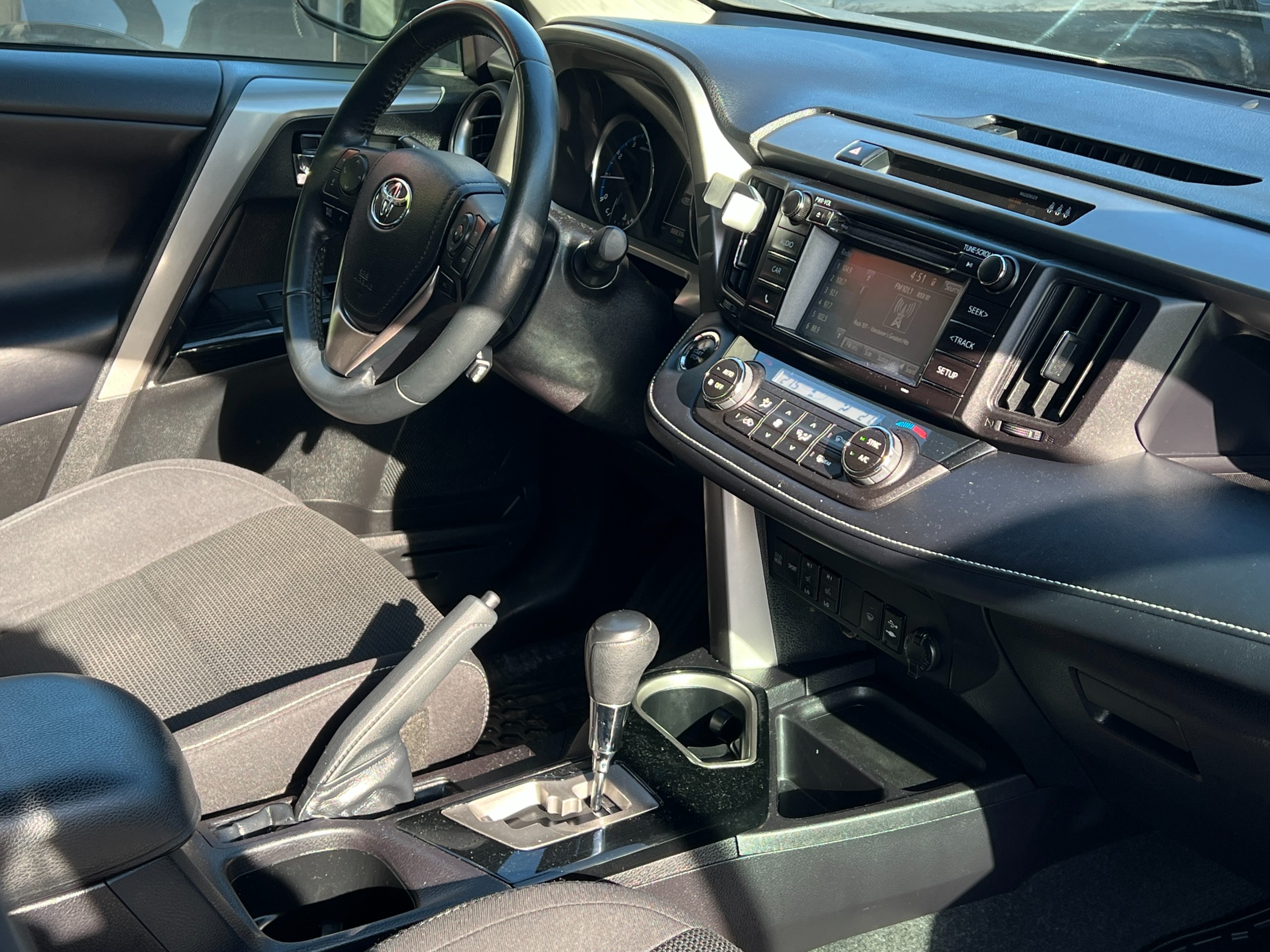 2018 Toyota Rav4 XLE AWD - Image 5