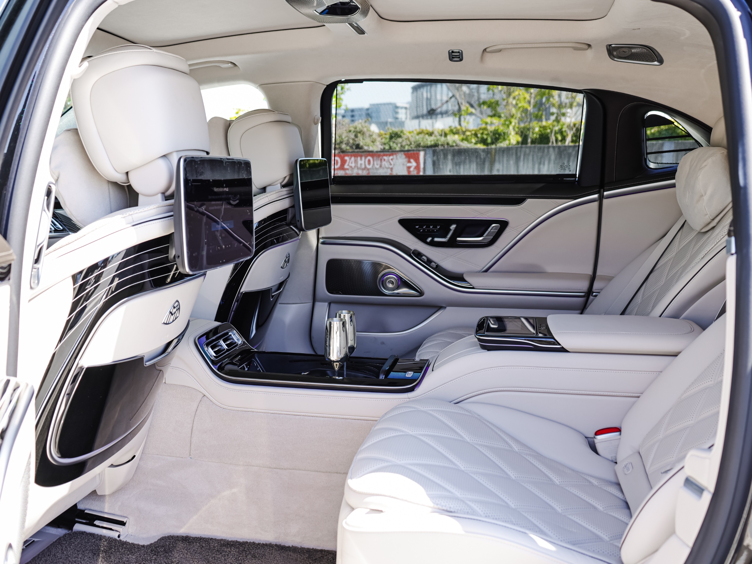 2022 Mercedes-Benz S580 - Image 19