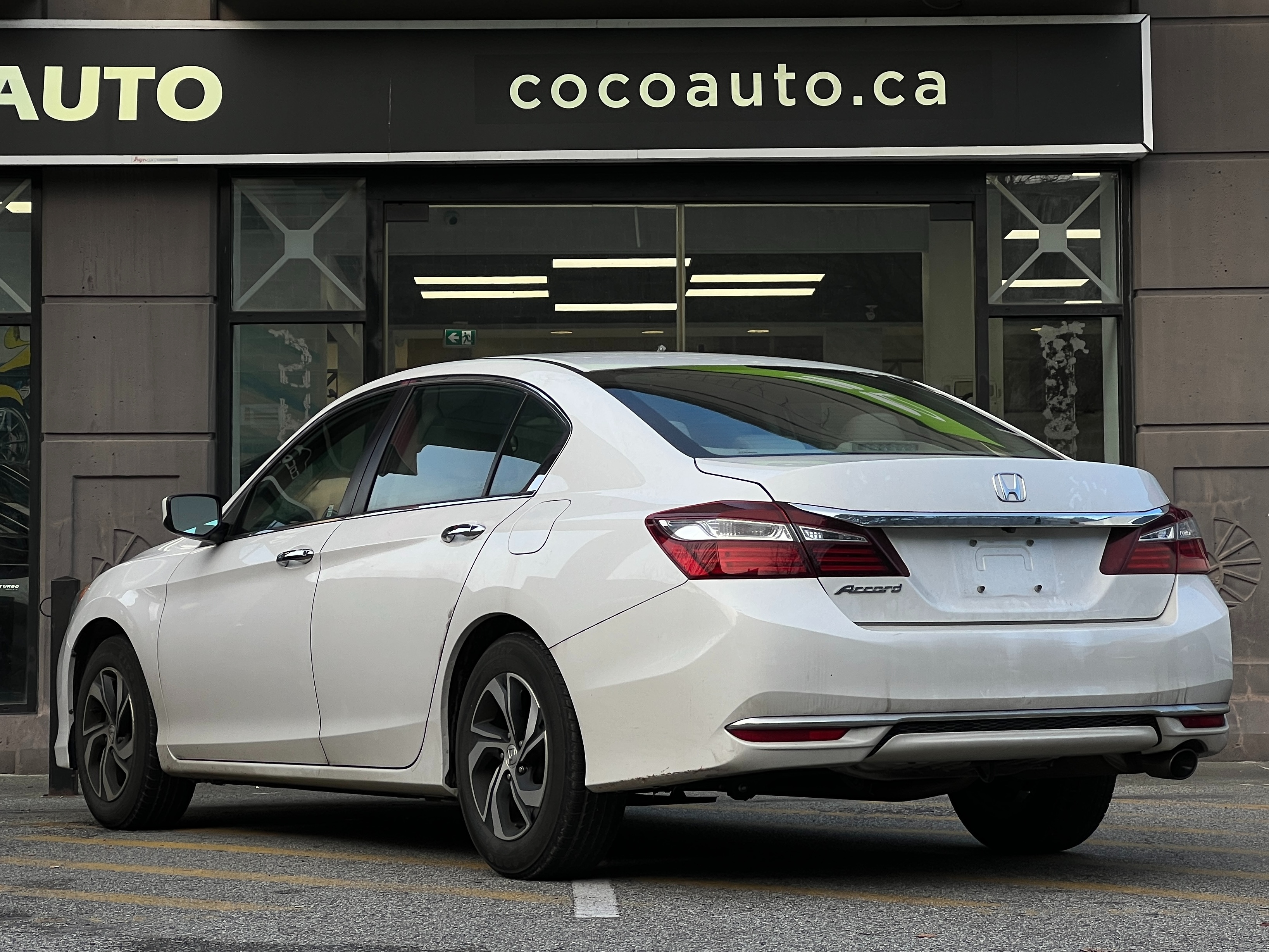 2016 Honda Accord | No accident - Image 6