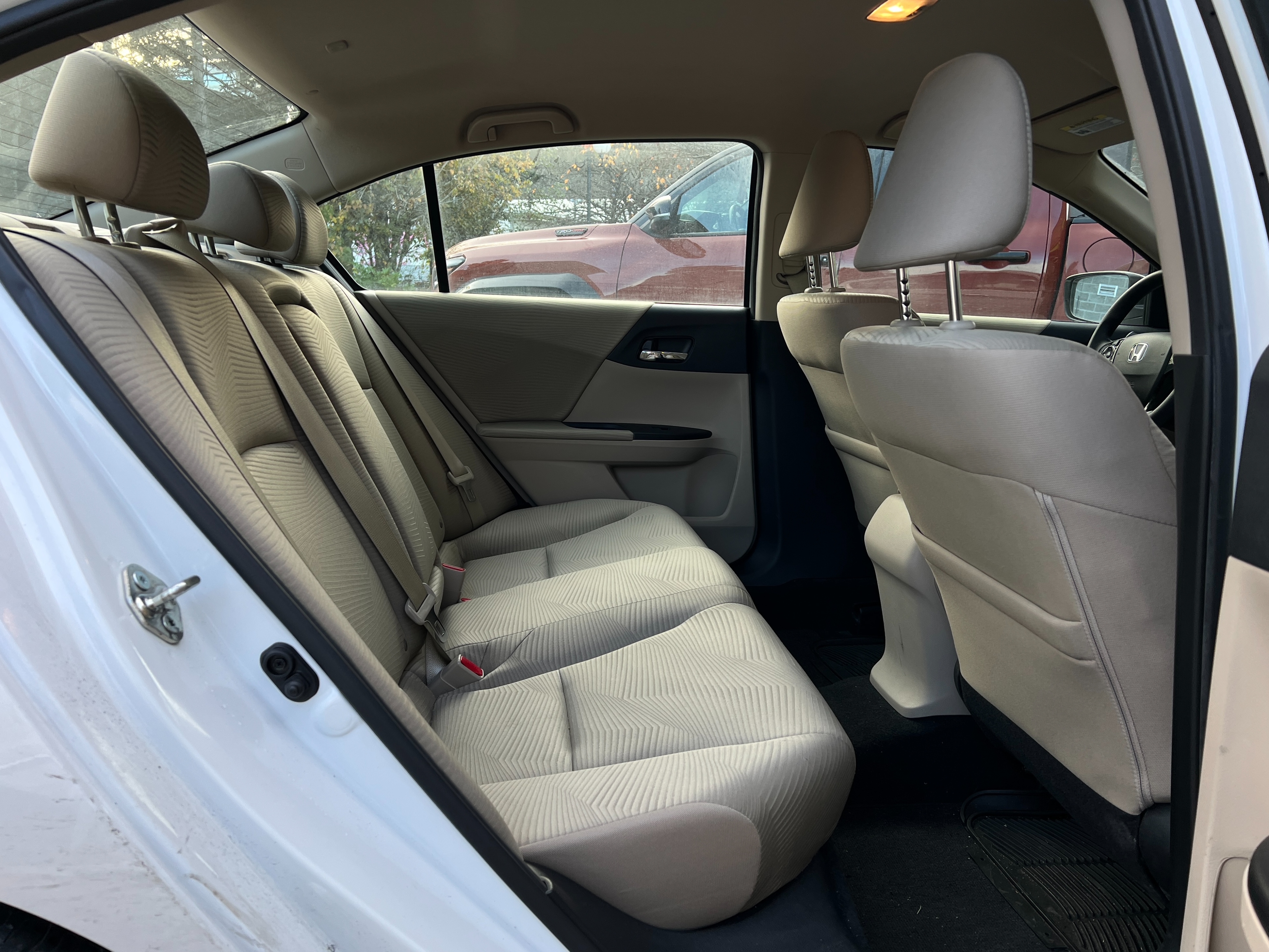 2016 Honda Accord | No accident - Image 15