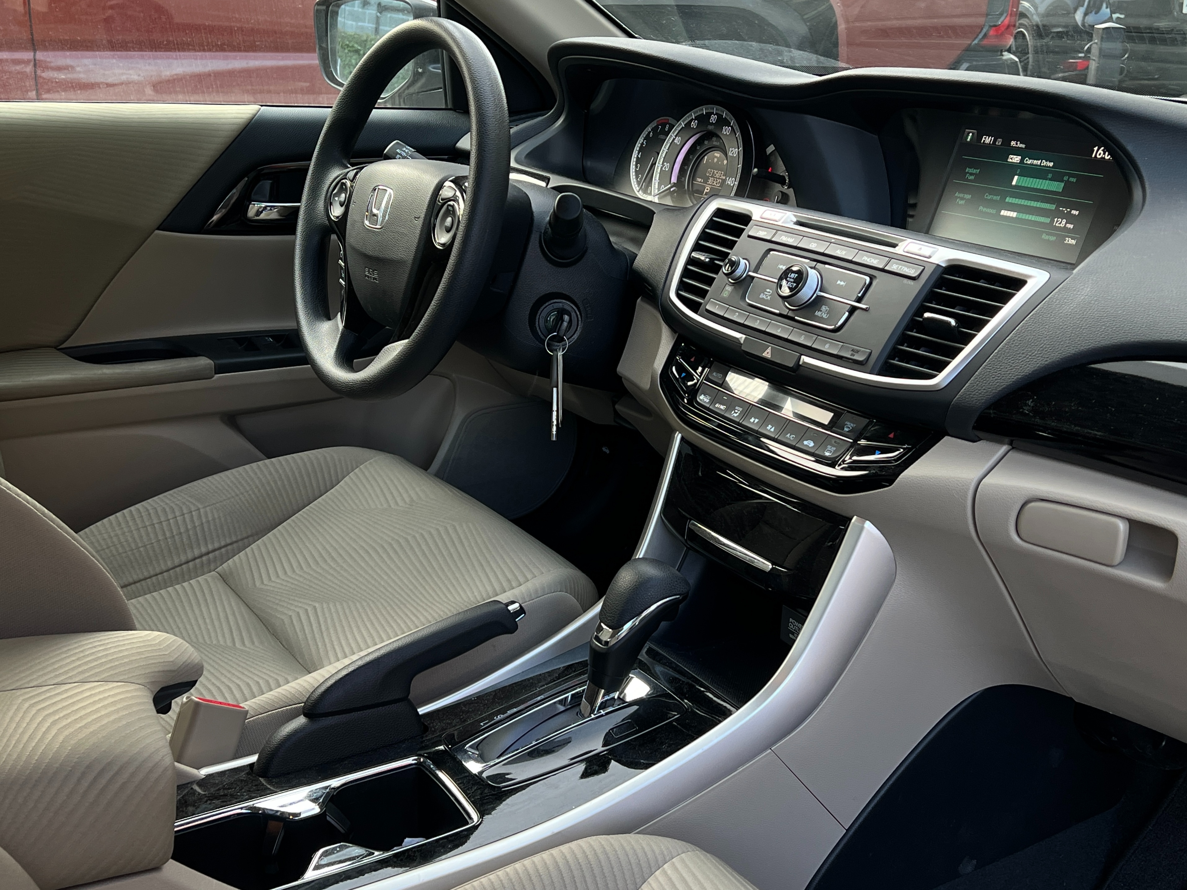 2016 Honda Accord | No accident - Image 10