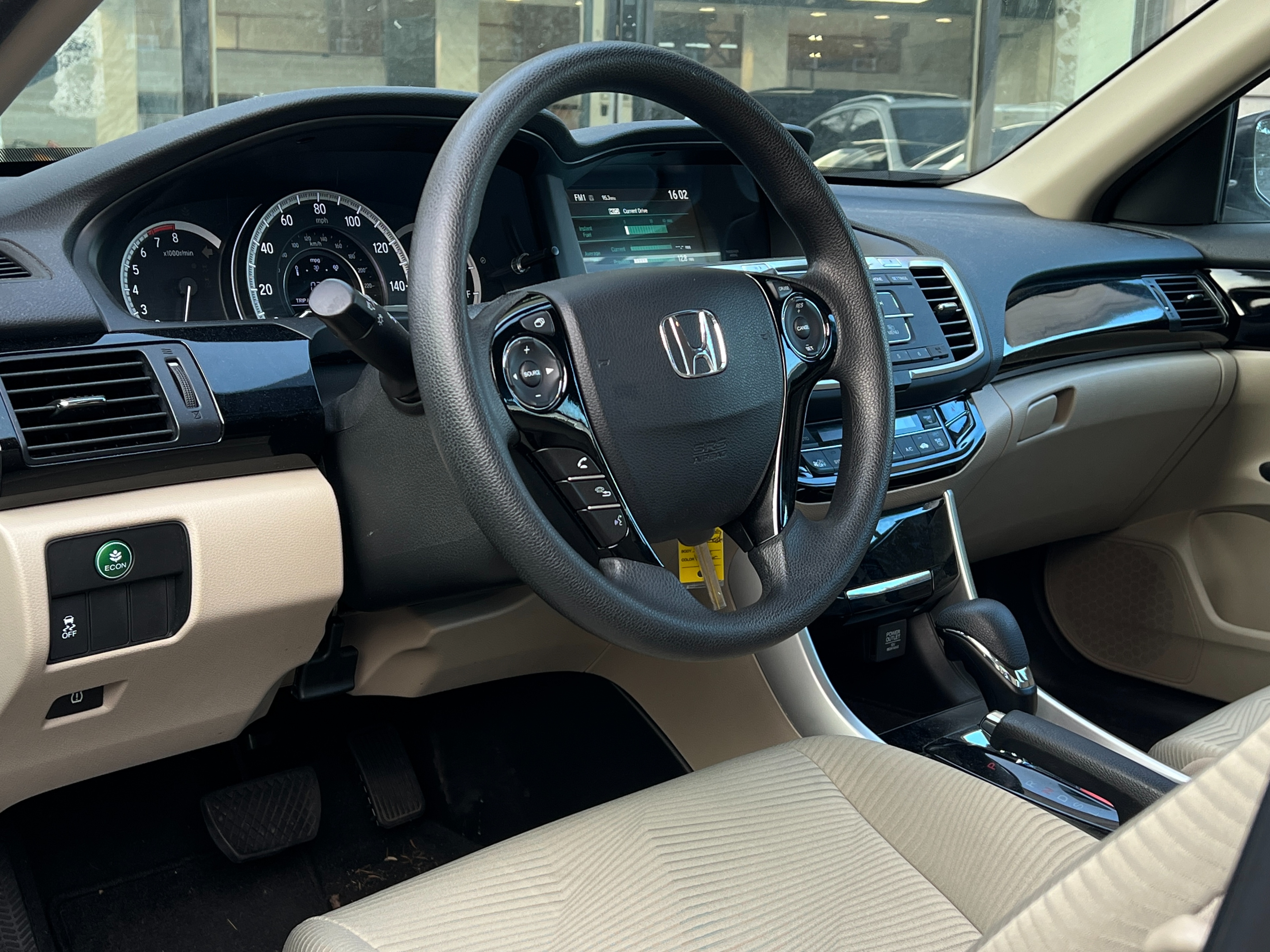 2016 Honda Accord | No accident - Image 8