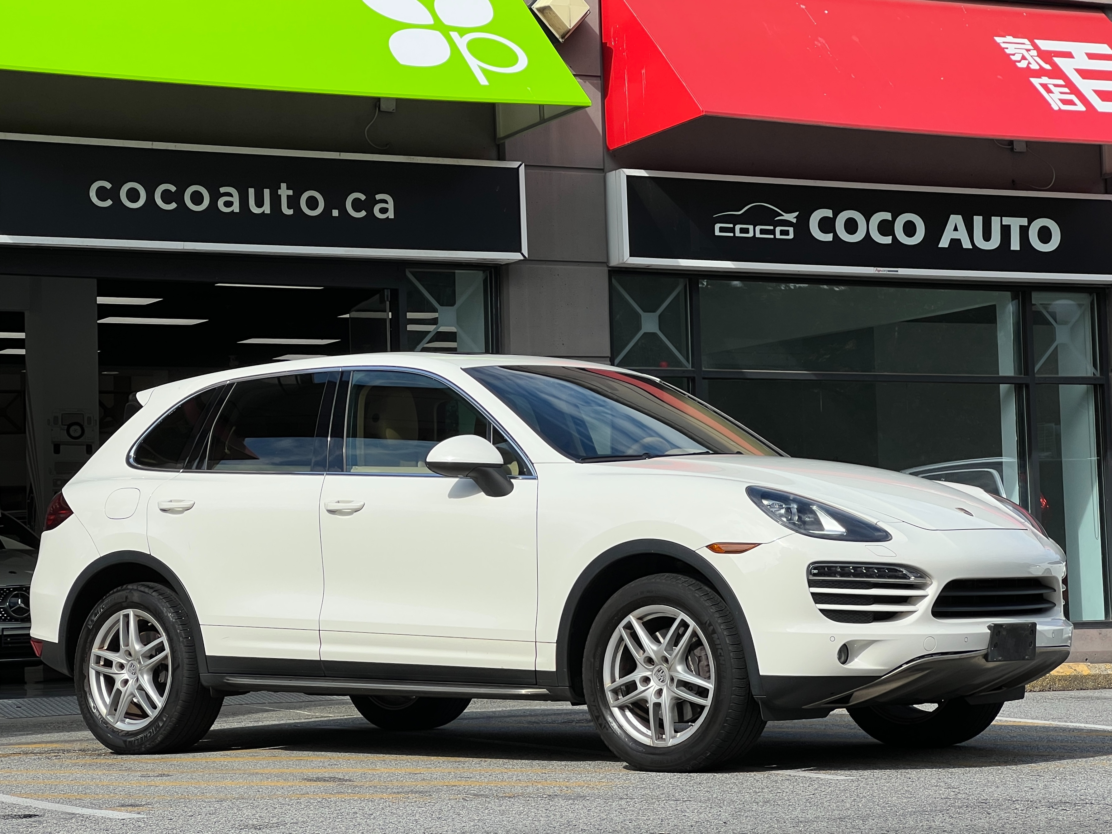 2011 Porsche Cayenne - Image 2