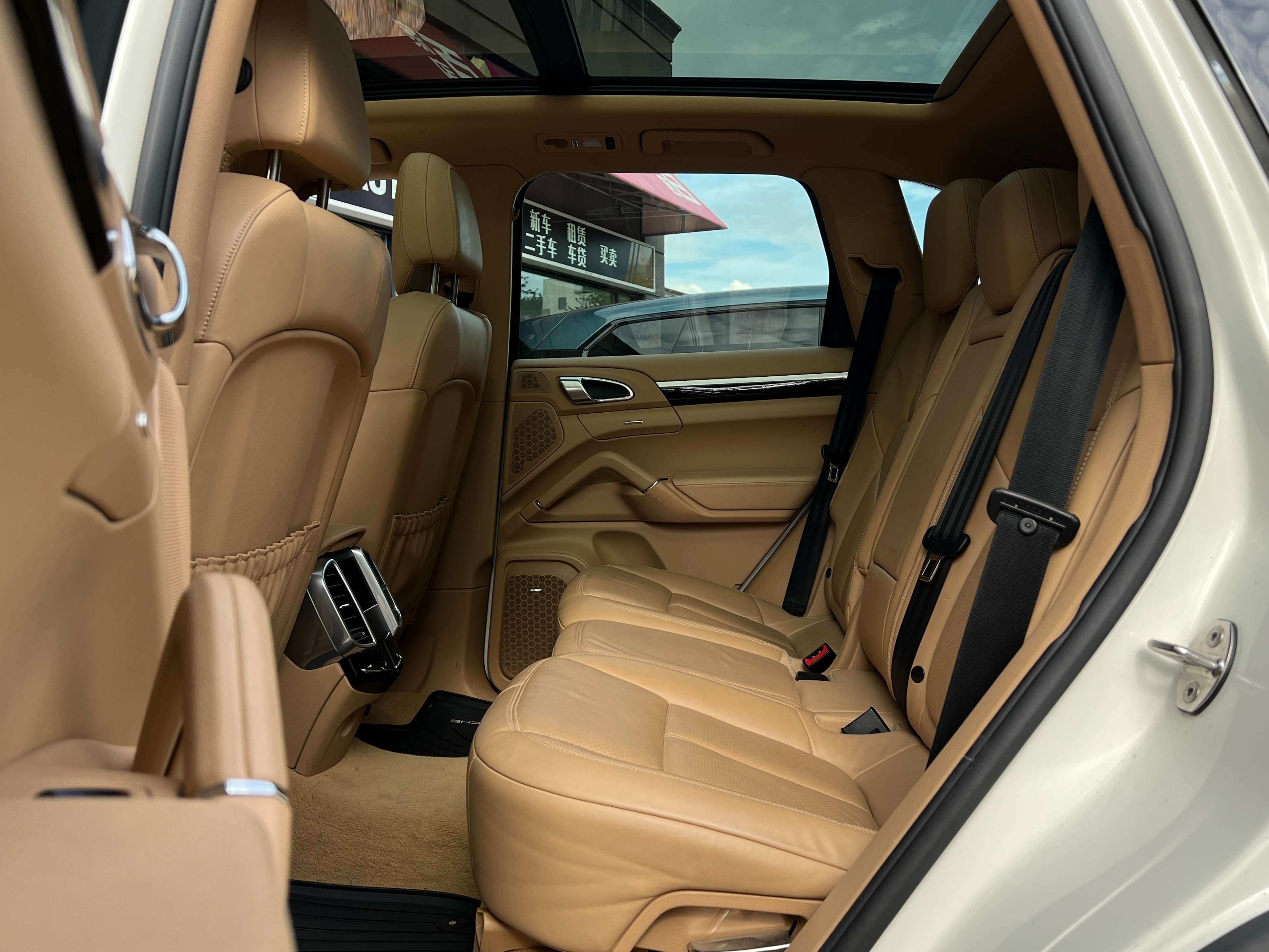 2011 Porsche Cayenne - Image 18