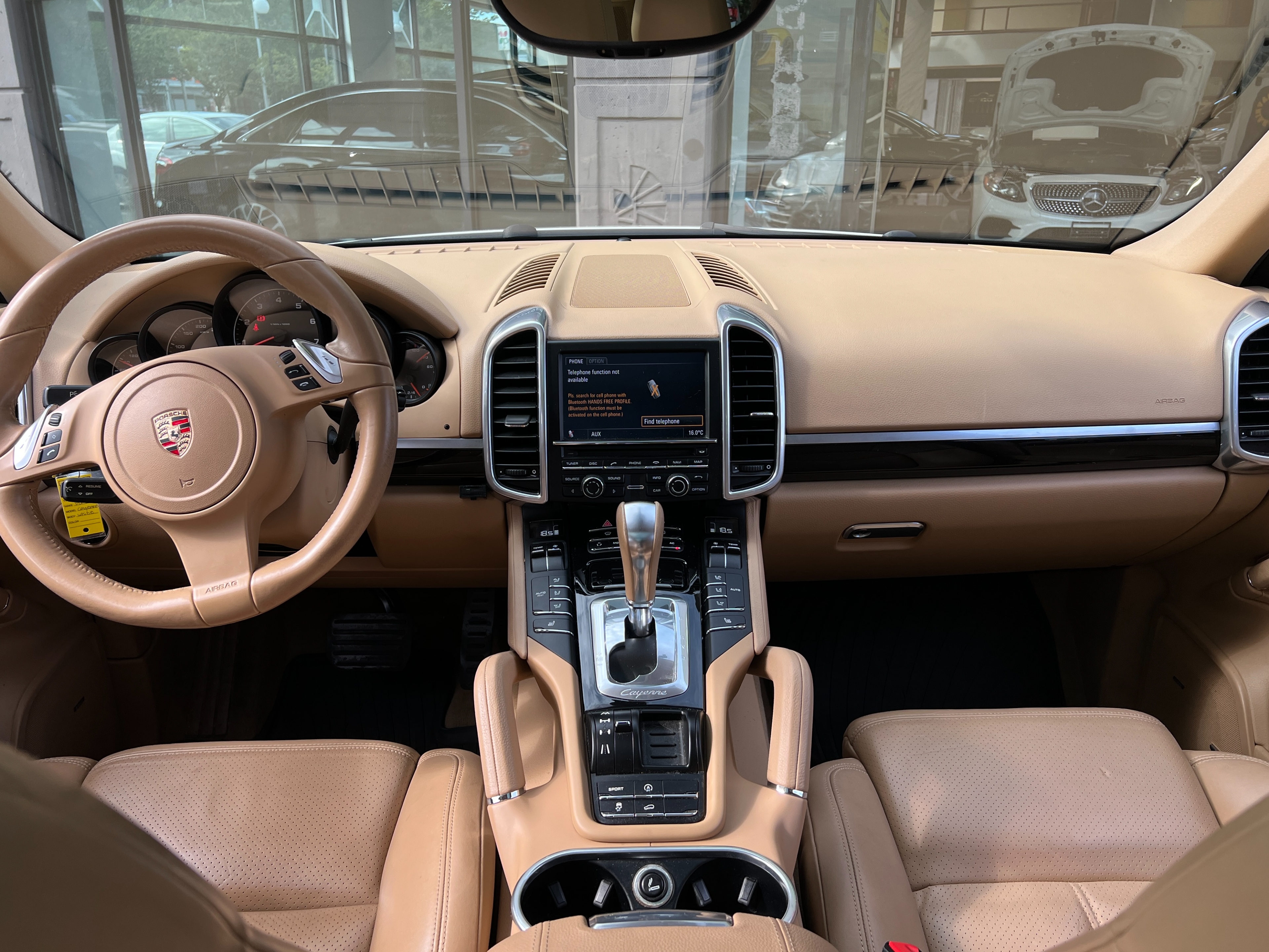 2011 Porsche Cayenne - Image 12