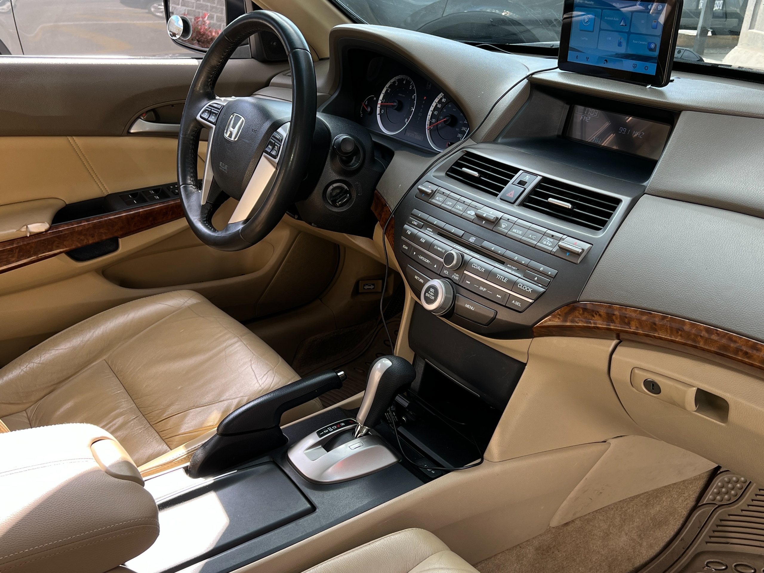 2009 Honda Accord - Image 7