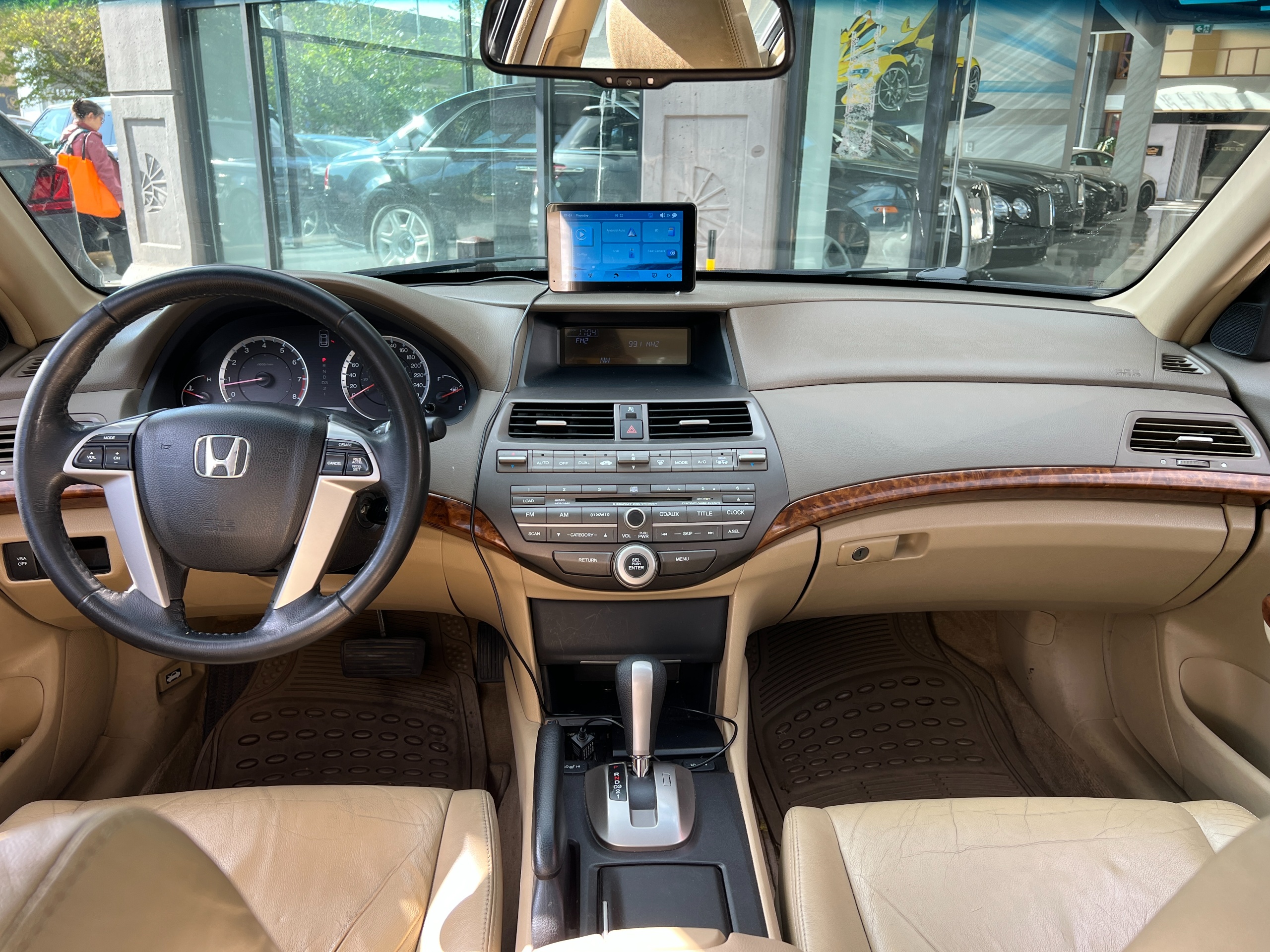 2009 Honda Accord - Image 12