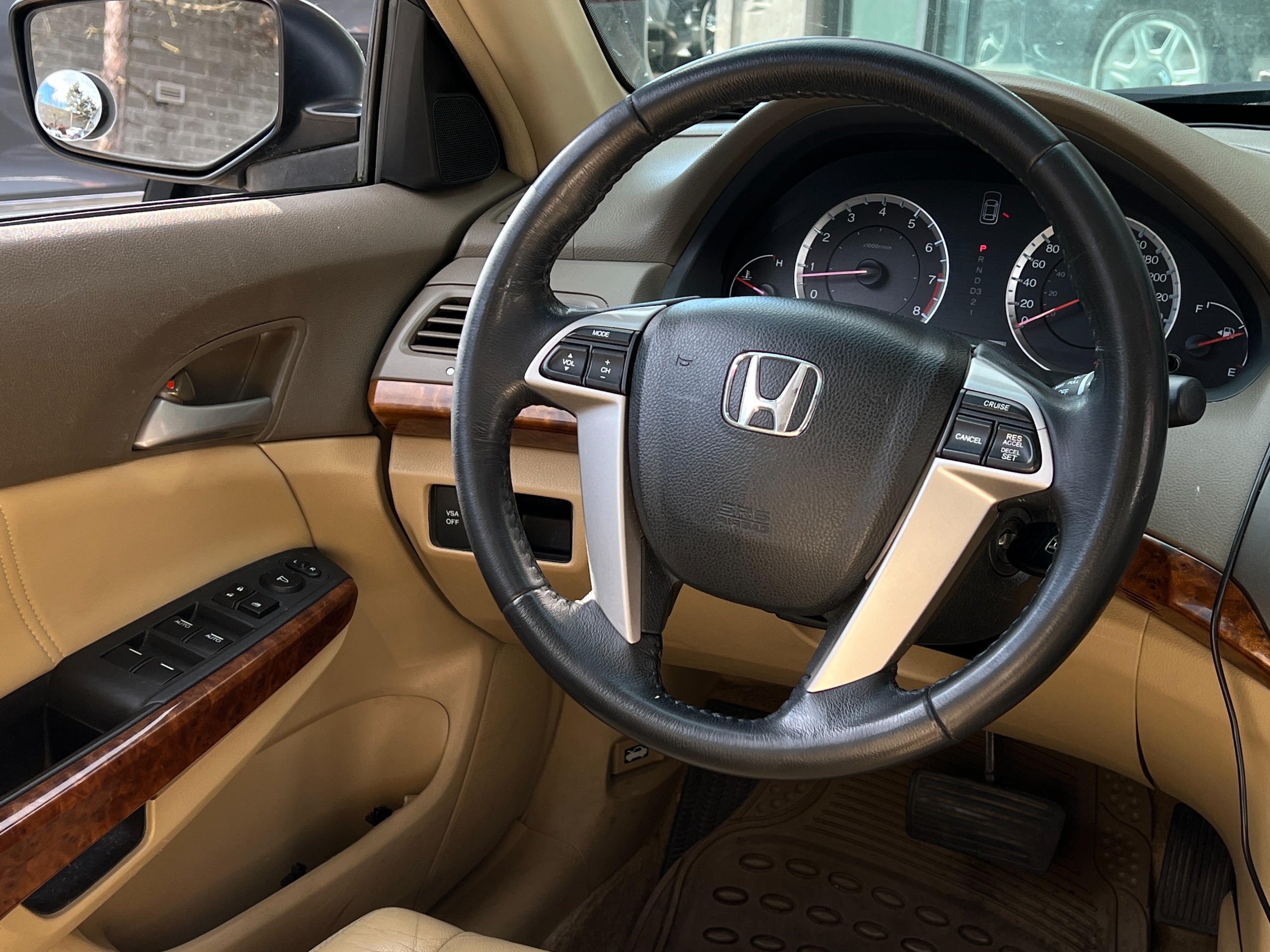 2009 Honda Accord - Image 13
