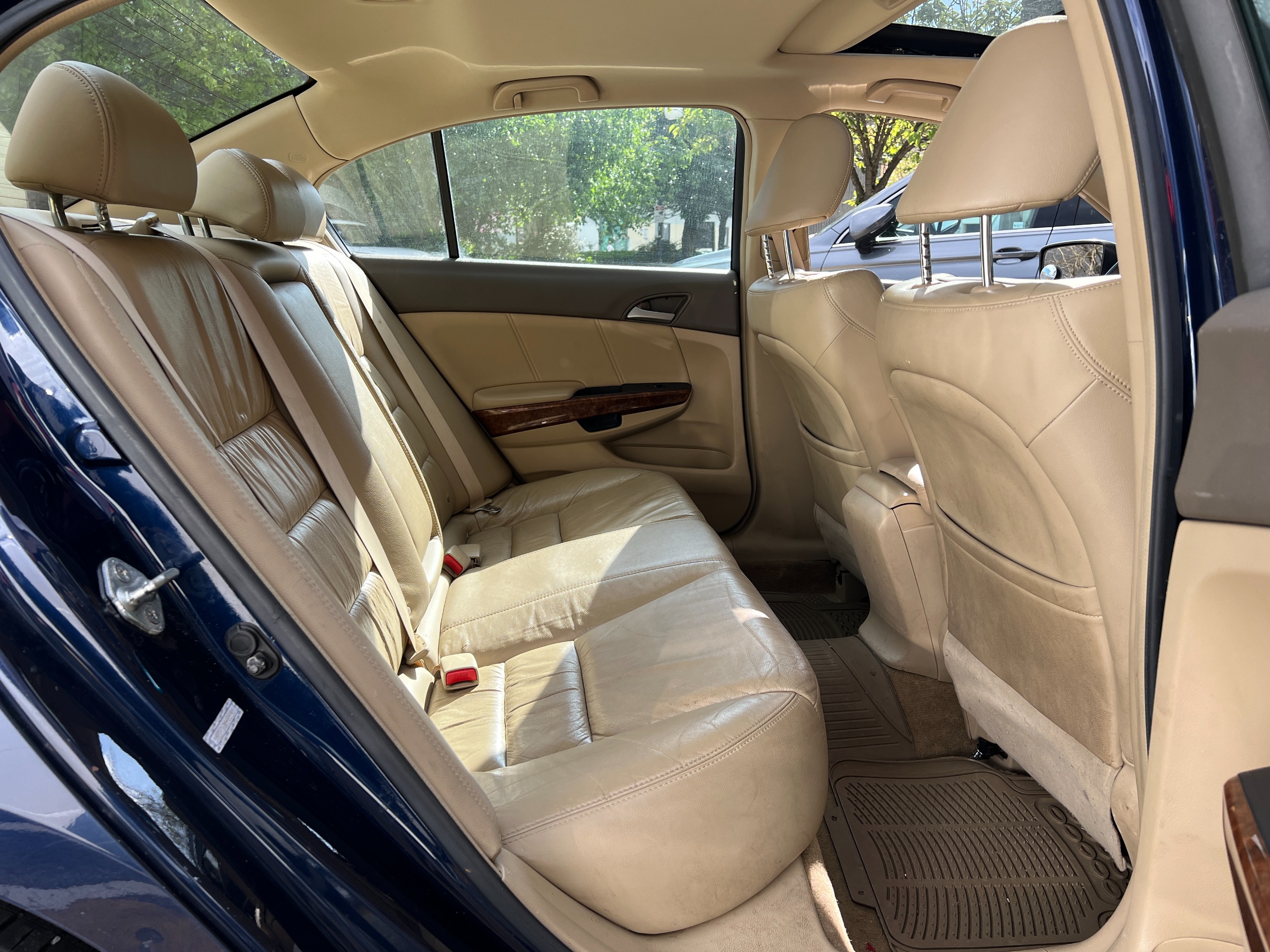 2009 Honda Accord - Image 15