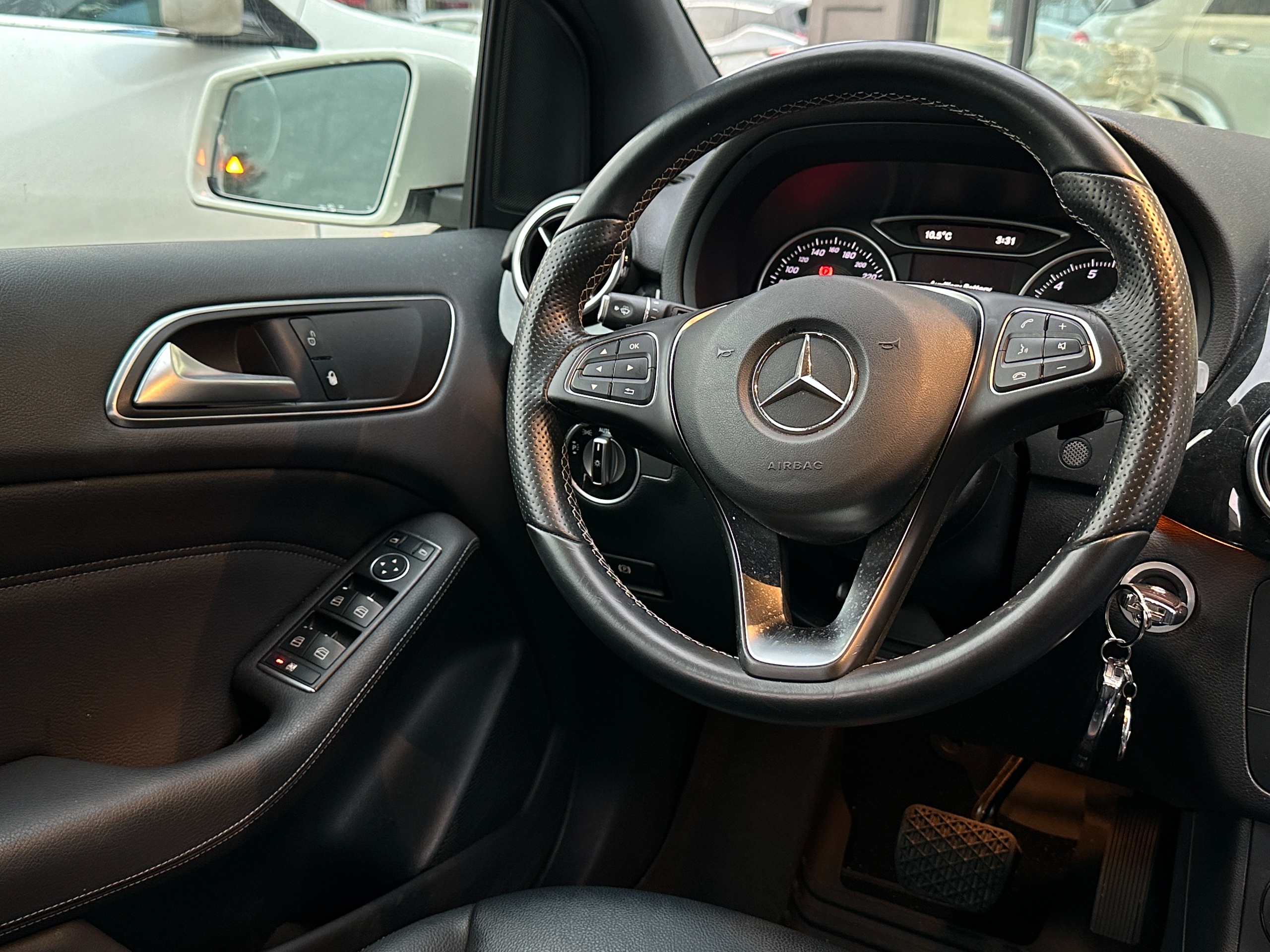 2015 Mercedes-Benz B250 - Image 10