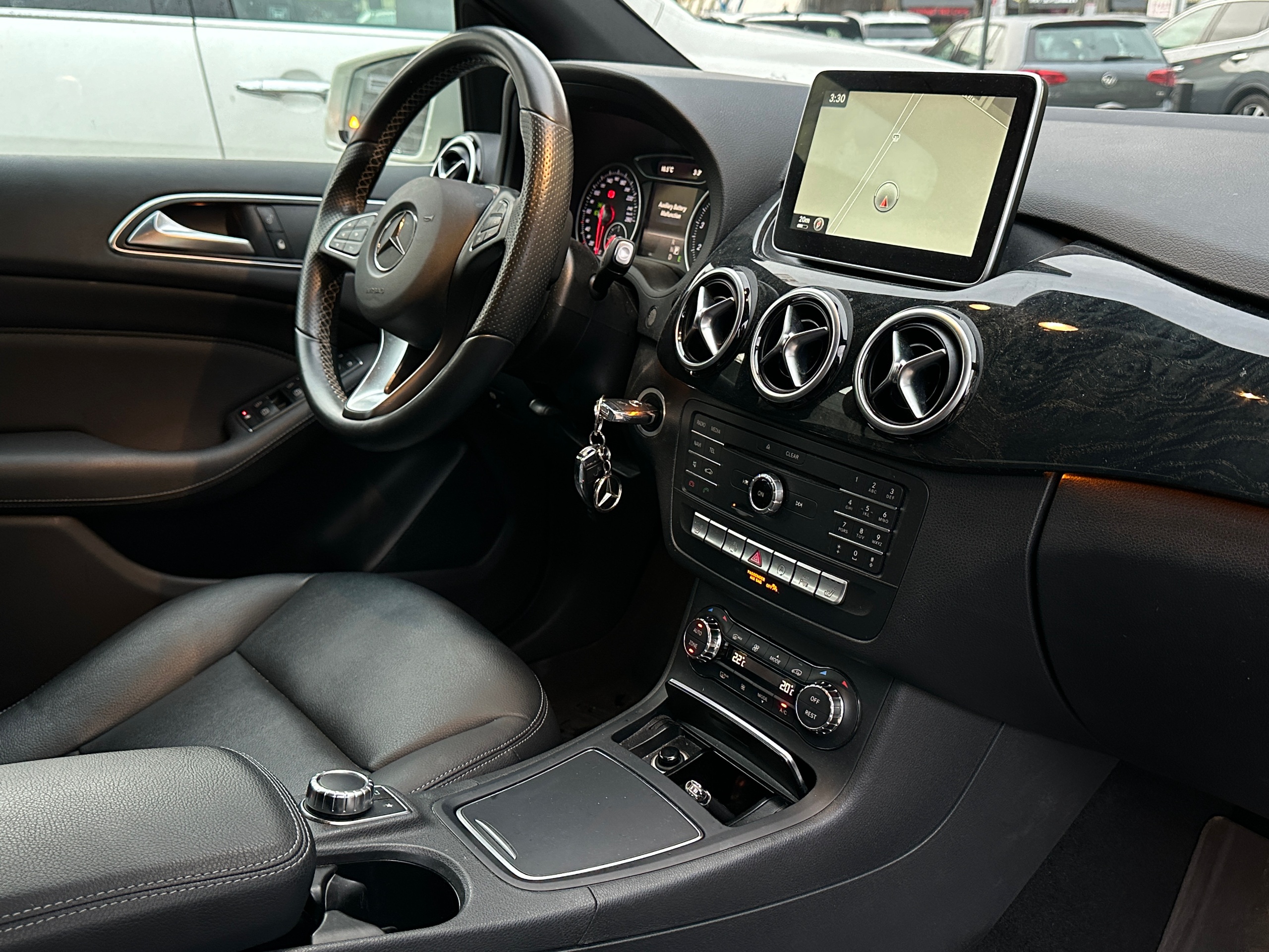 2015 Mercedes-Benz B250 - Image 12