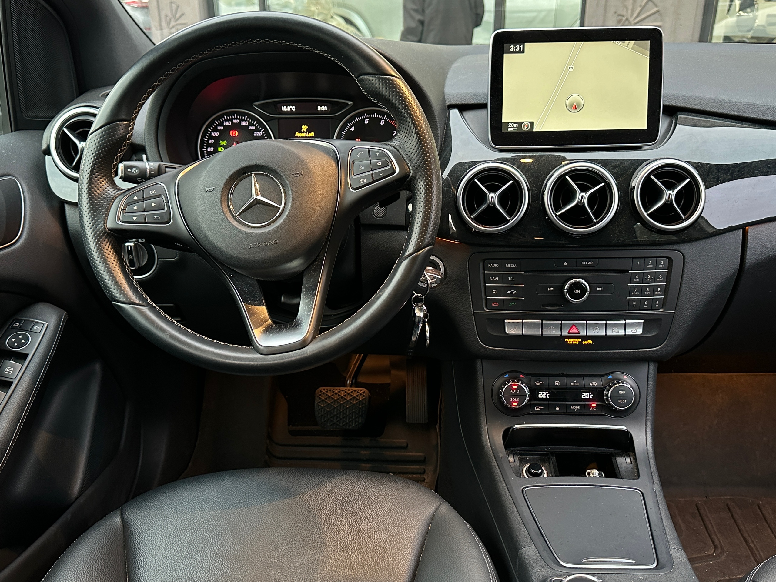 2015 Mercedes-Benz B250 - Image 15