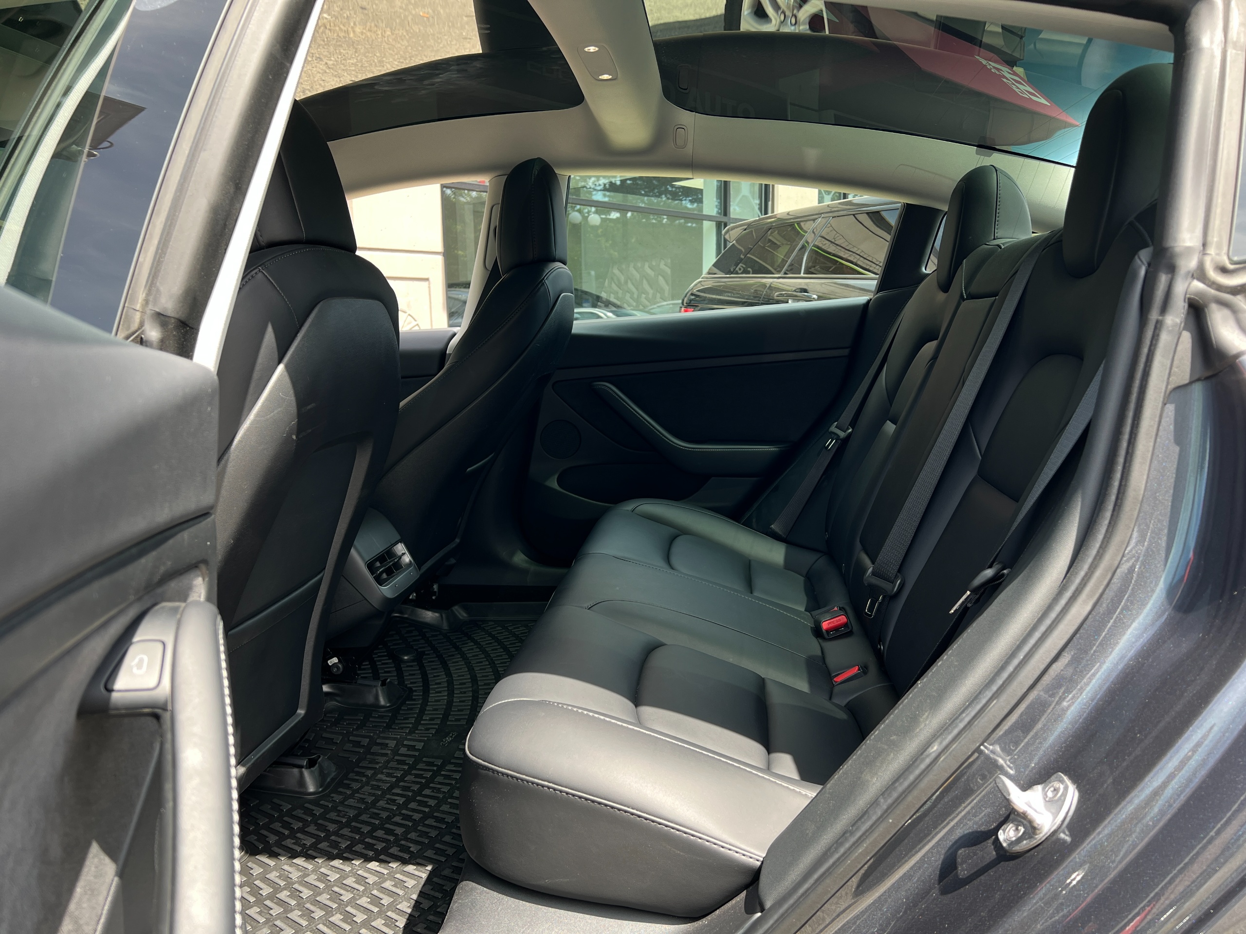 2021 Tesla Model 3 - Image 12