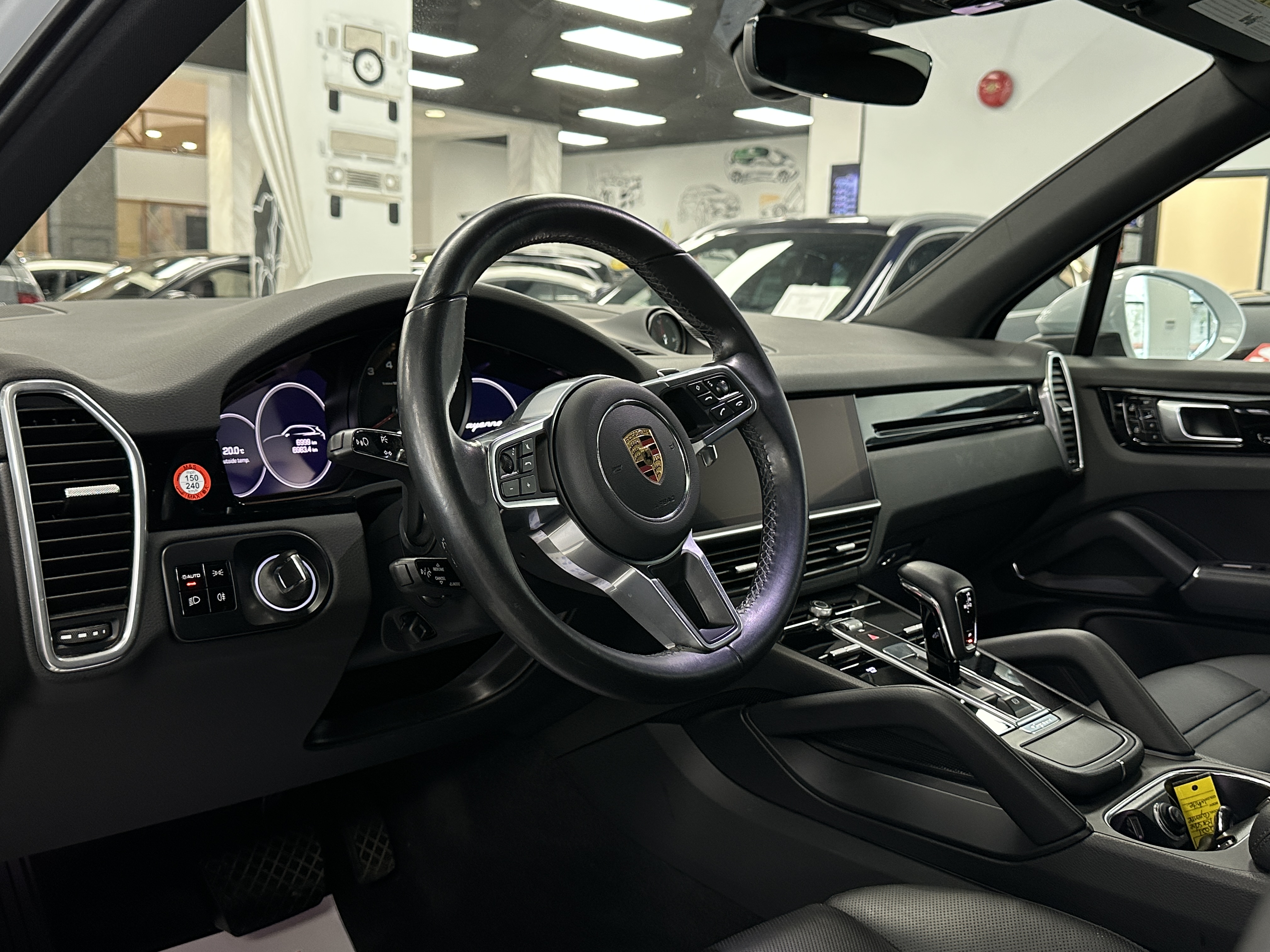 2021 Porsche Cayenne - Image 9