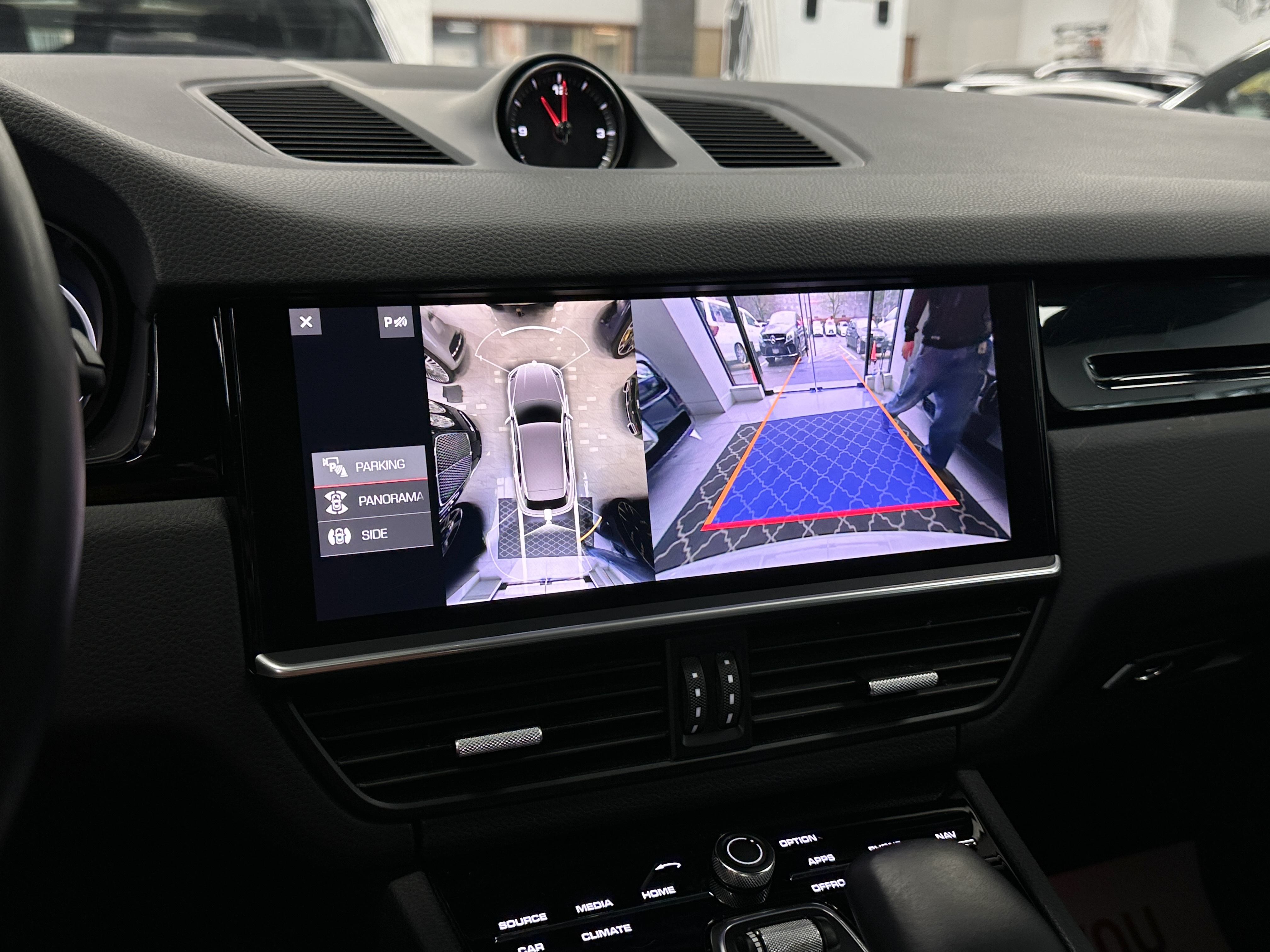 2021 Porsche Cayenne - Image 11