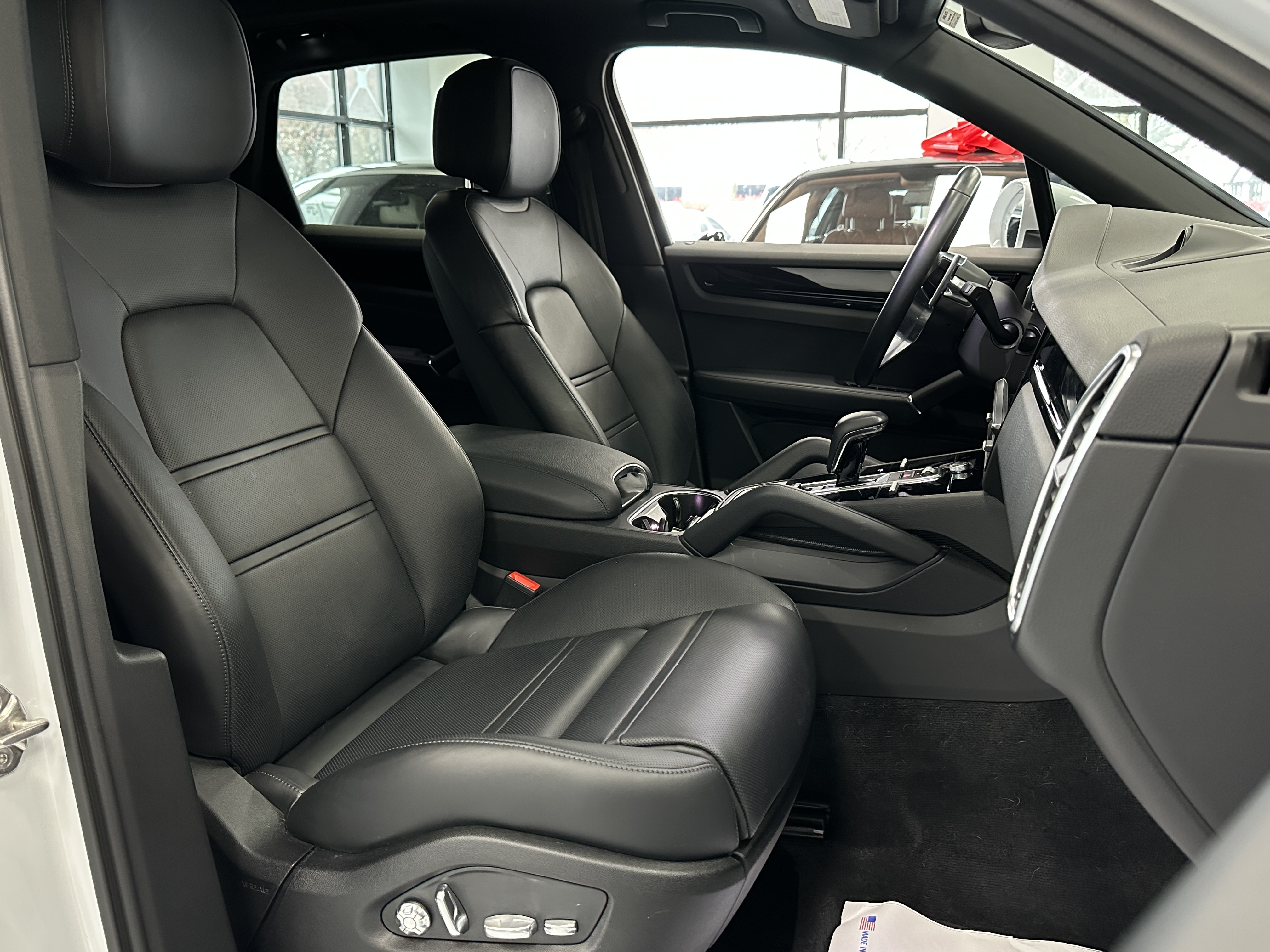 2021 Porsche Cayenne - Image 12