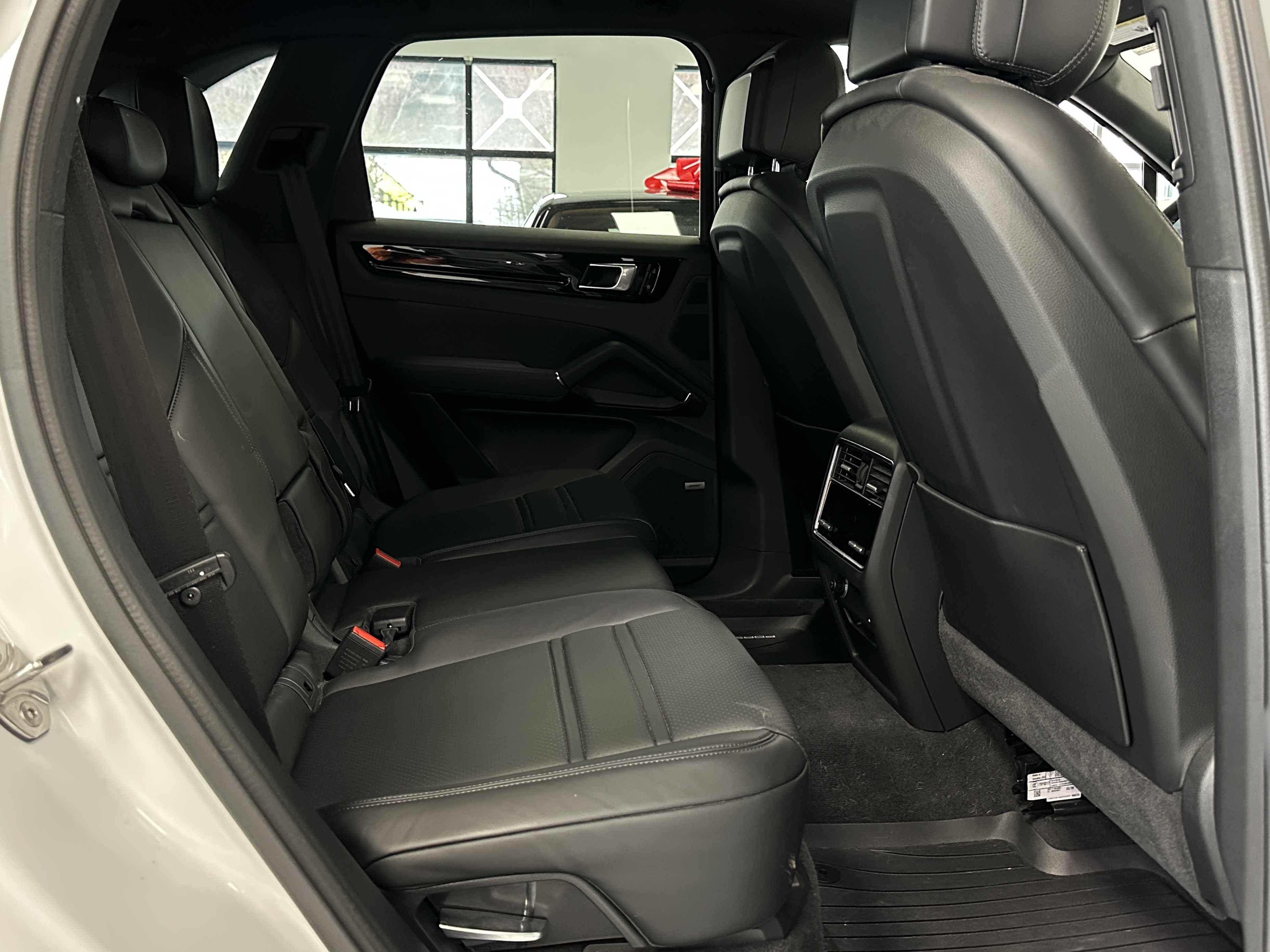 2021 Porsche Cayenne - Image 16