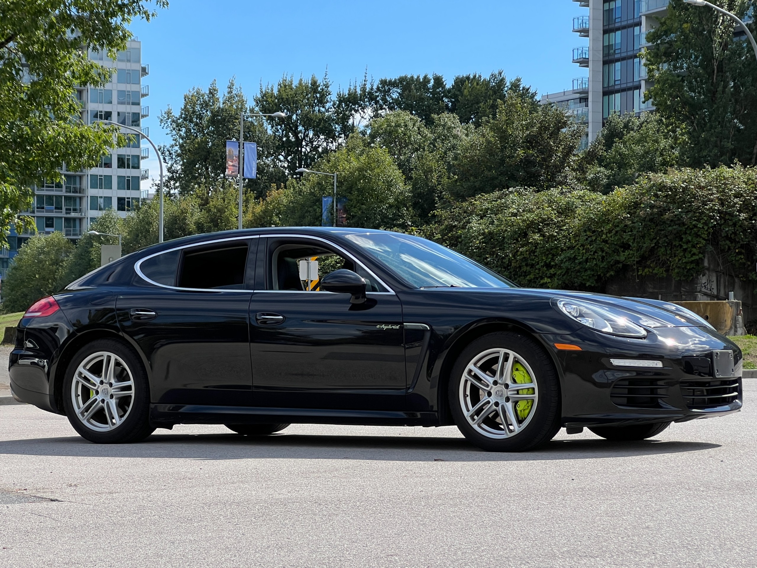 2016 Porsche Panamera S e-hybrid | BC Local - Image 2