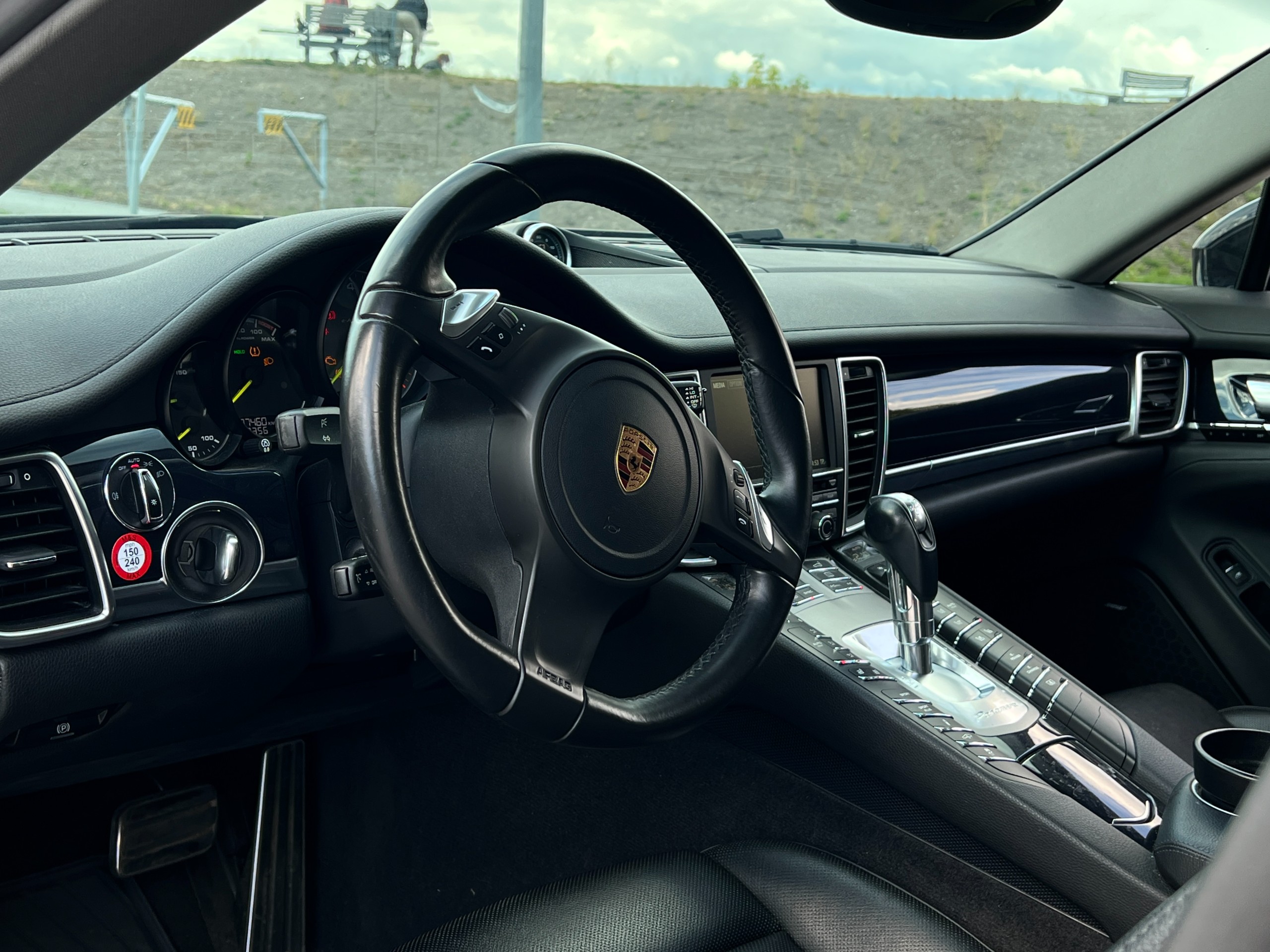 2016 Porsche Panamera S e-hybrid | BC Local - Image 8
