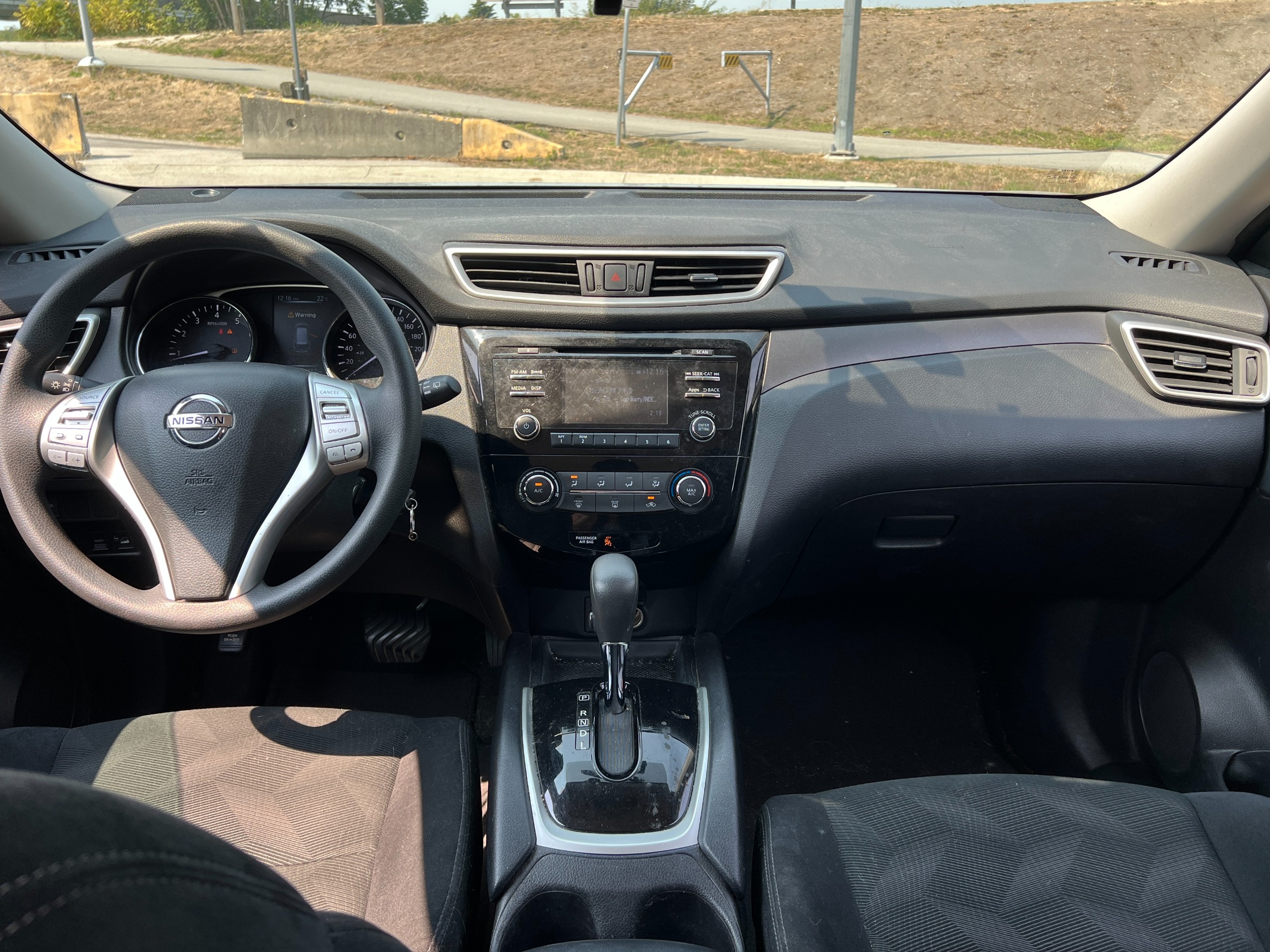 2016 Nissan Rogue S | No accident - Image 10