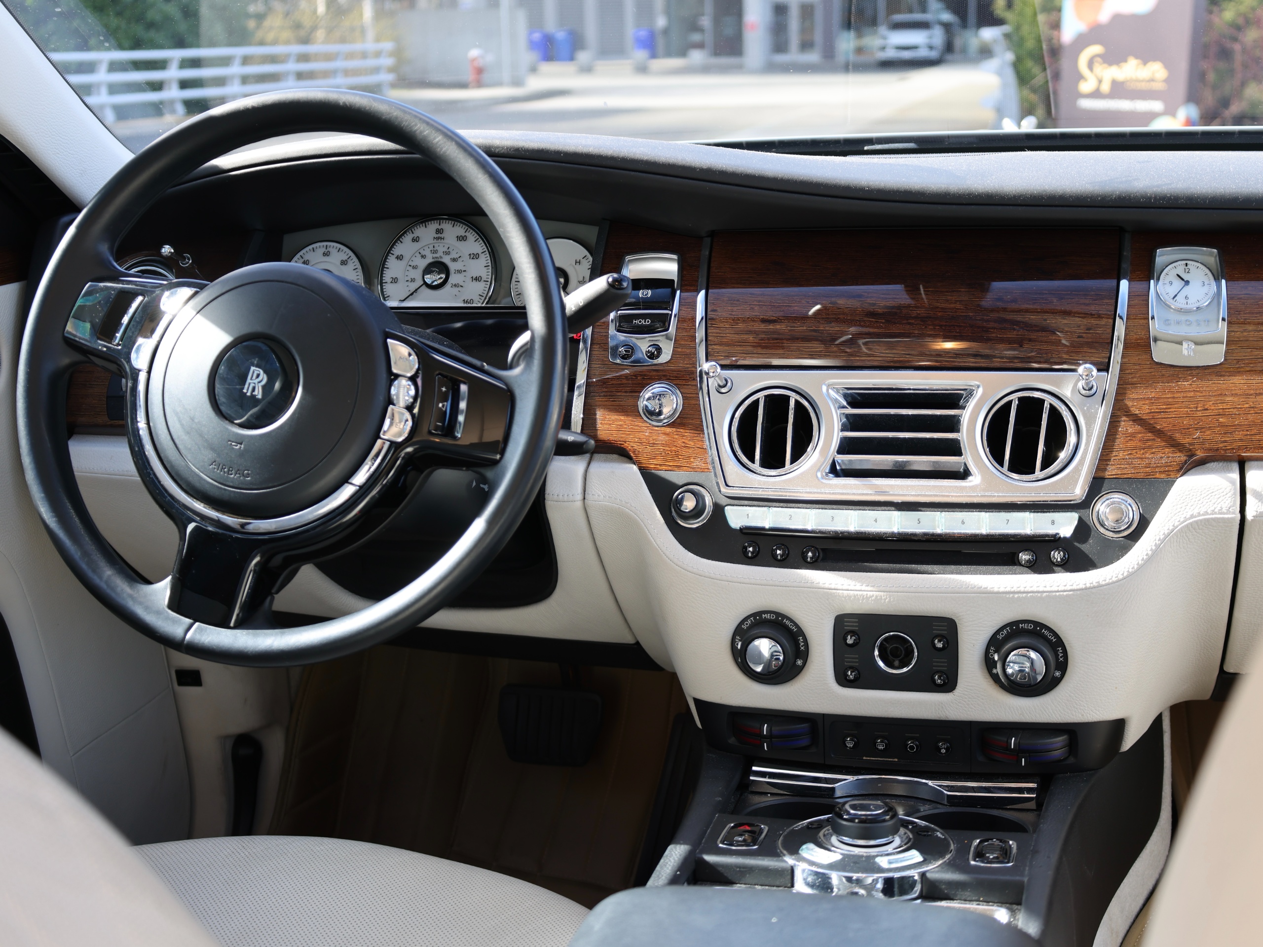 2010 Rolls-Royce Ghost - Image 14