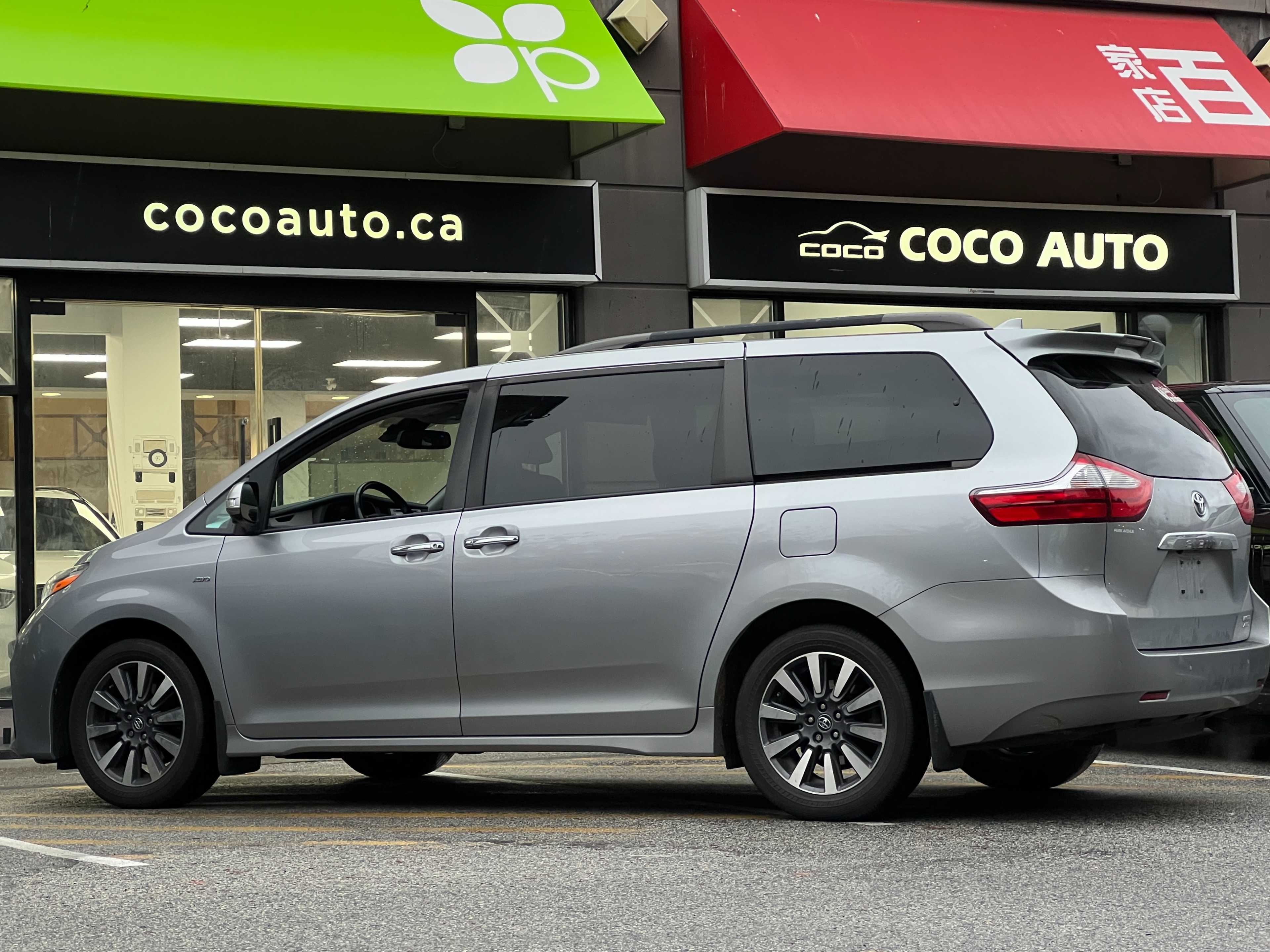 2018 Toyota Sienna Limited | No accident - Image 7