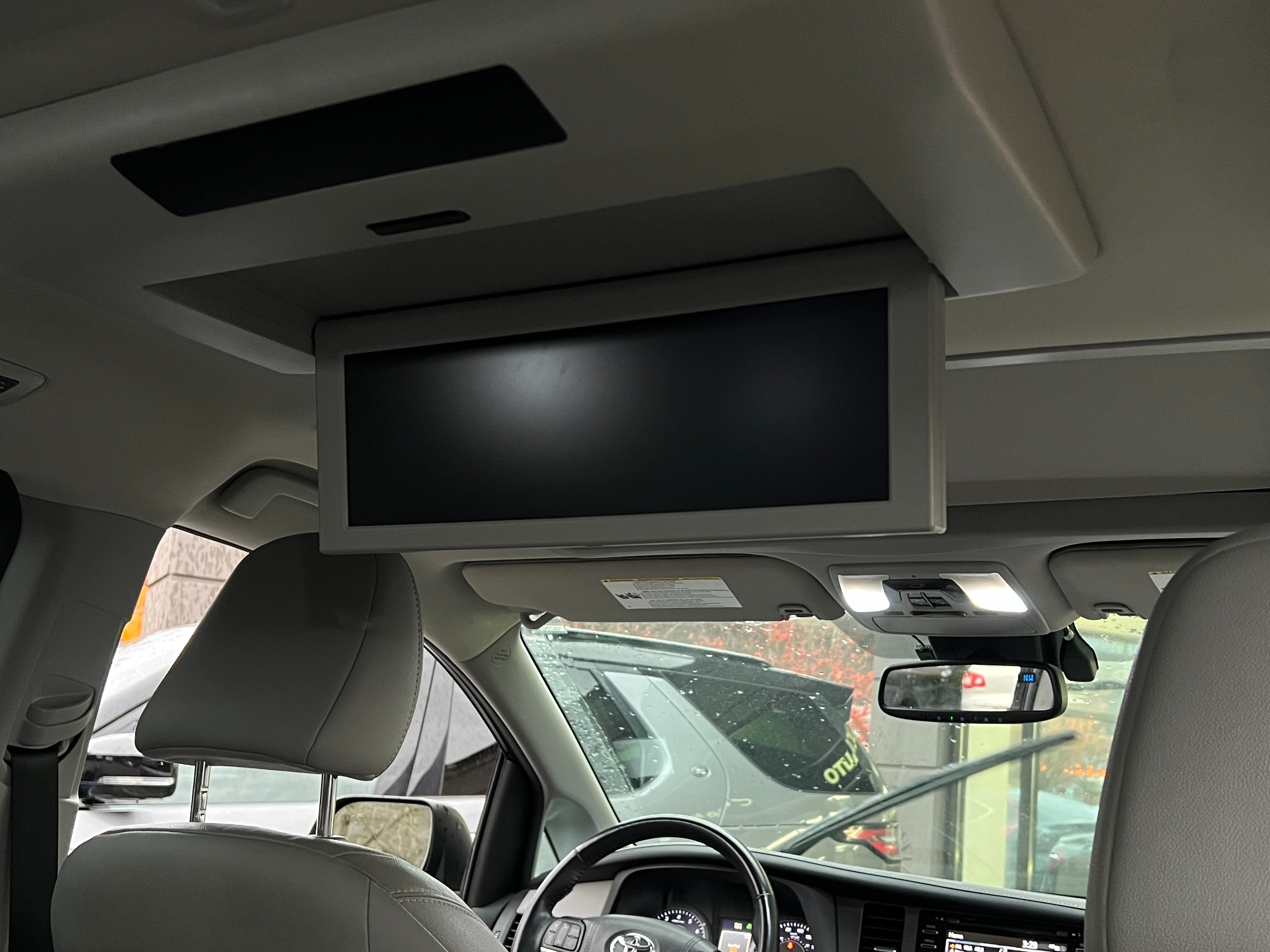 2018 Toyota Sienna Limited | No accident - Image 14