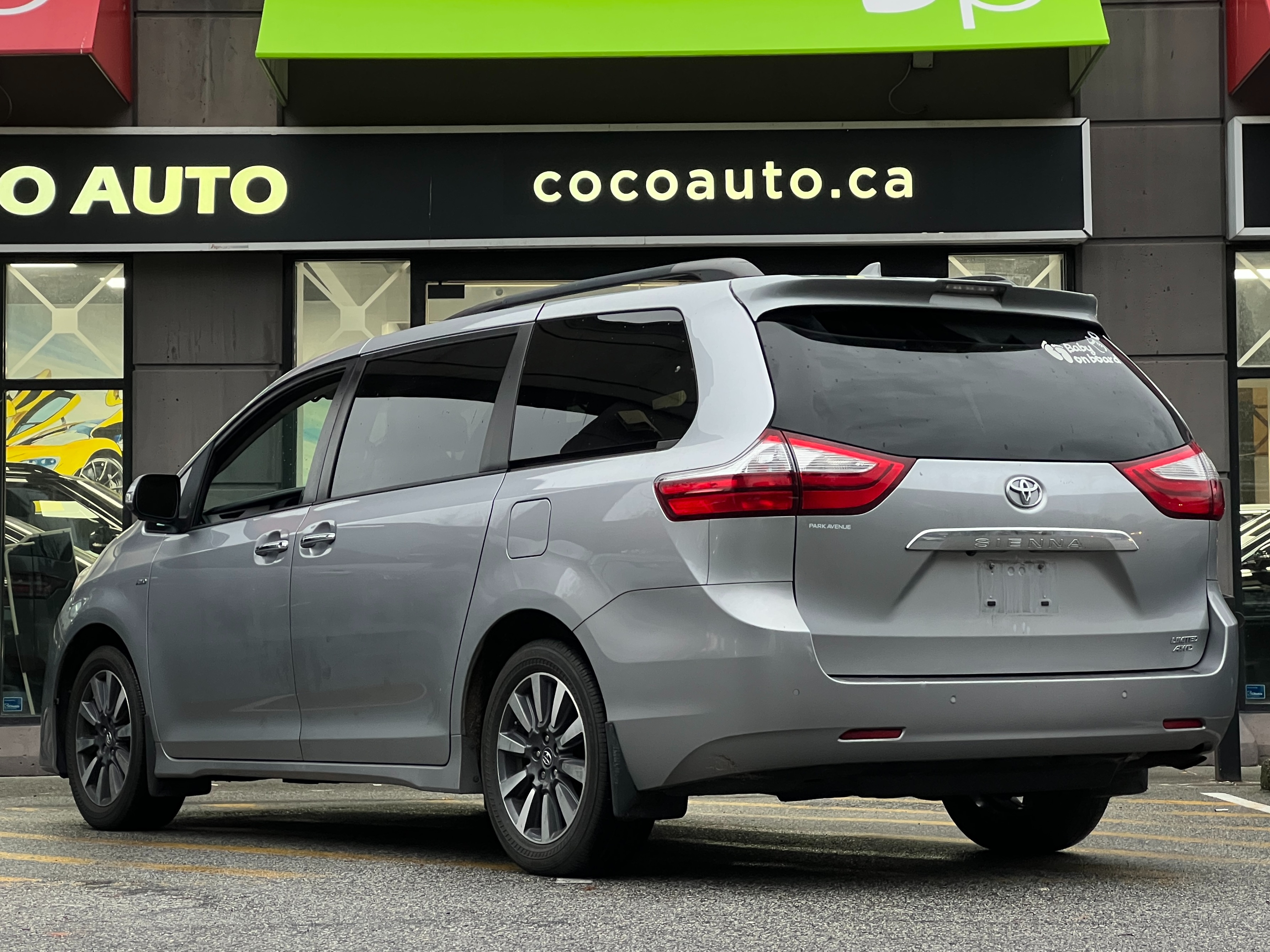 2018 Toyota Sienna Limited | No accident - Image 6