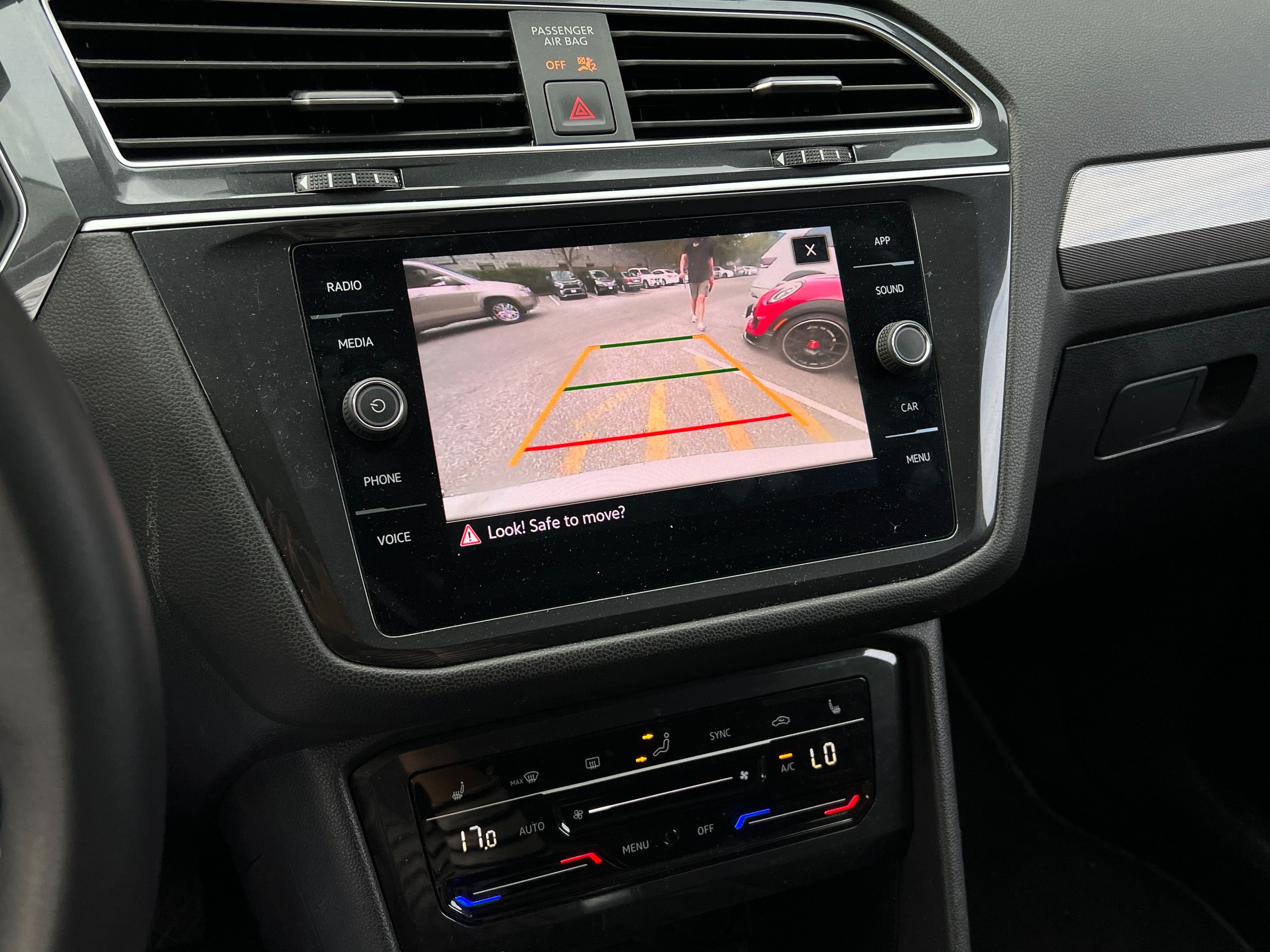 2024 Volkswagen Tiguan Comfortline No accident | BC Local - Image 9