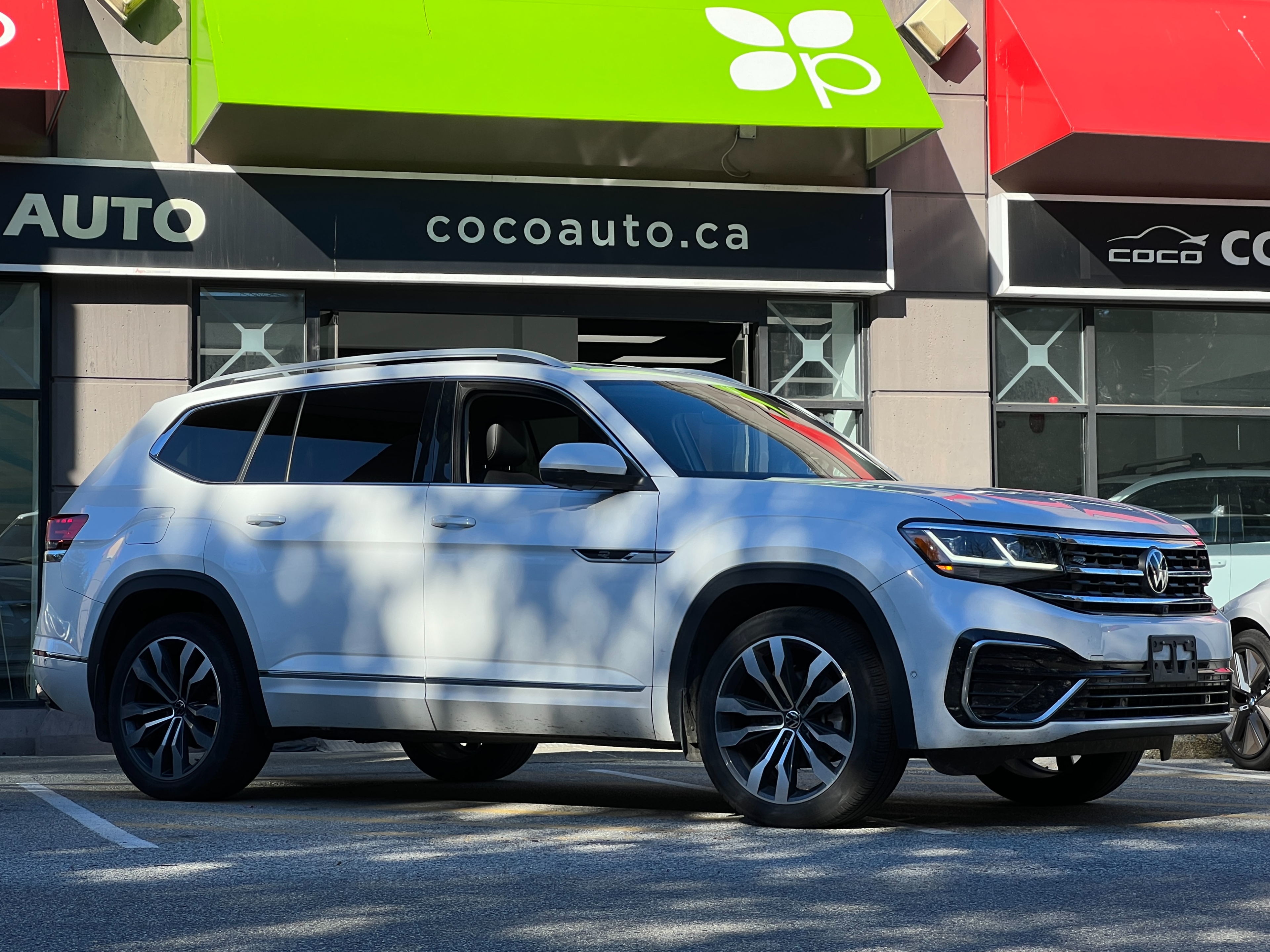 2022 Volkswagen atlas execline r-line | no accident | one owner - Image 2