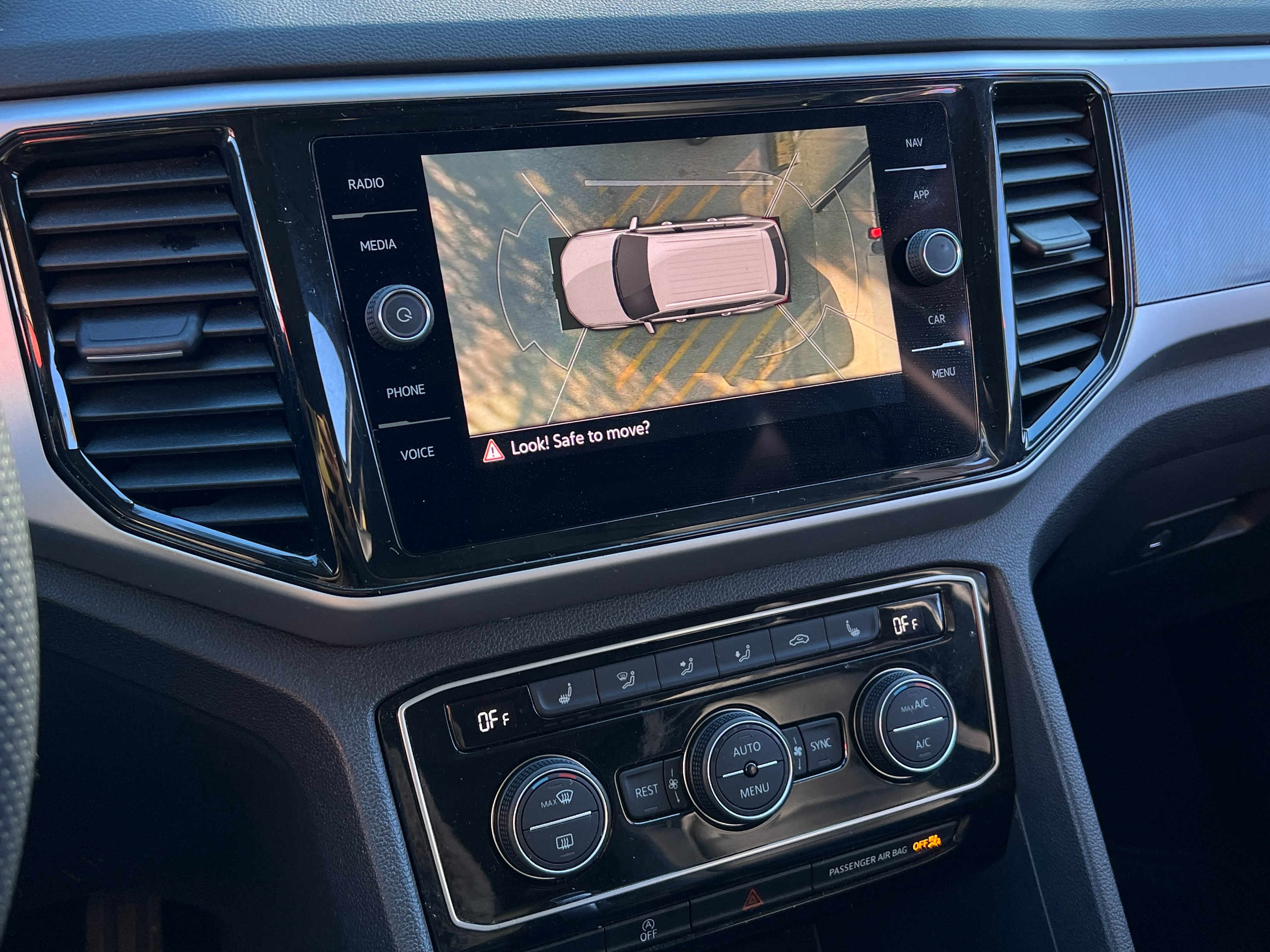 2022 Volkswagen atlas execline r-line | no accident | one owner - Image 8