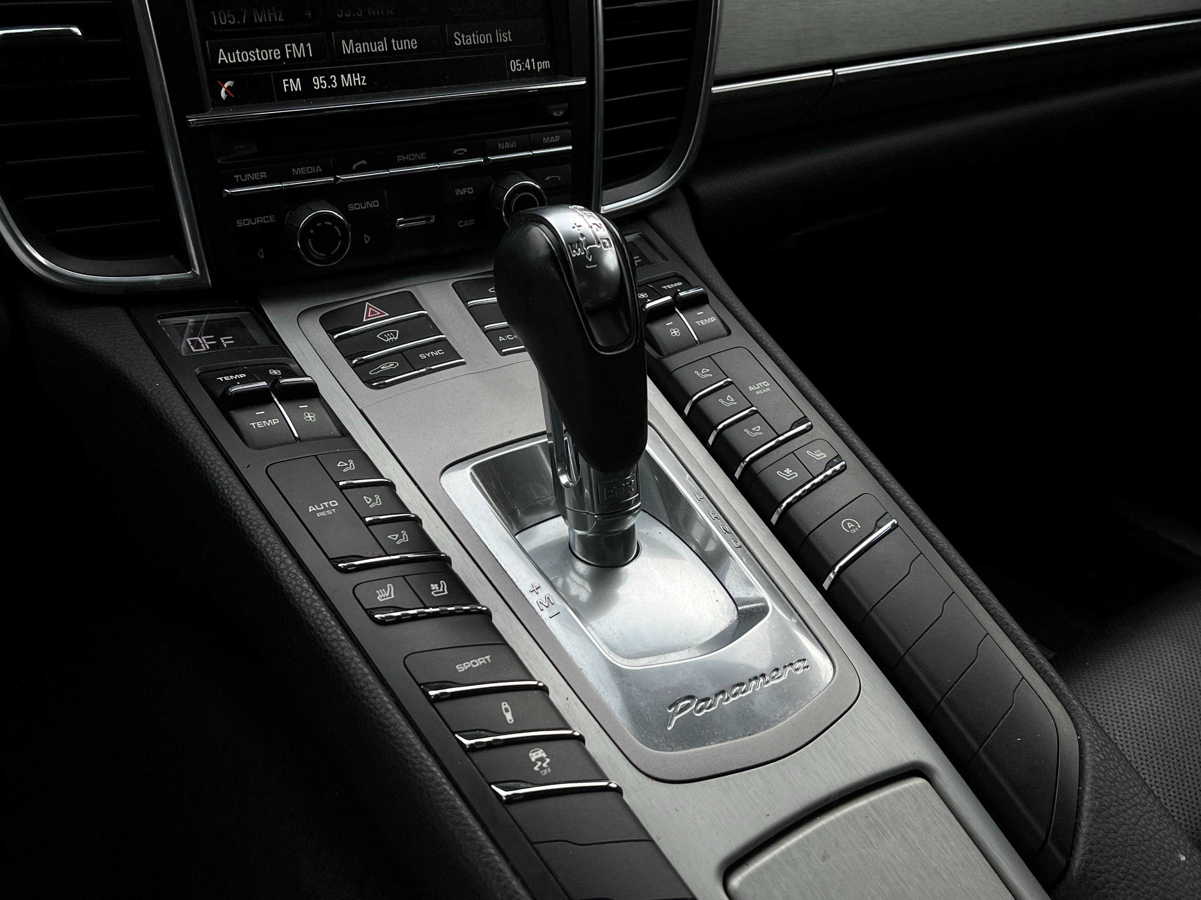 2016 Porsche panamera 4 - Image 9