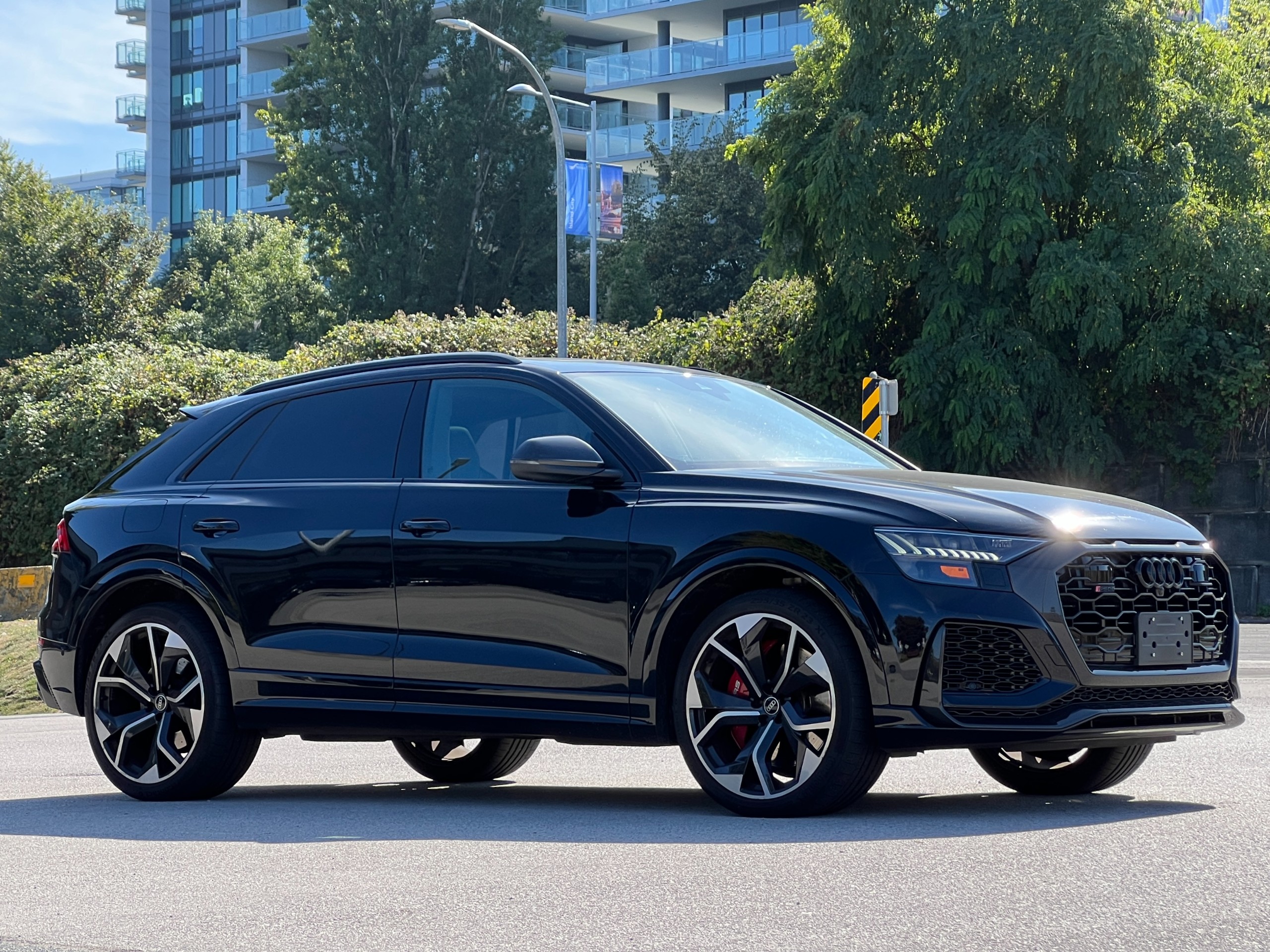 2021 Audi RSQ8 - Image 2