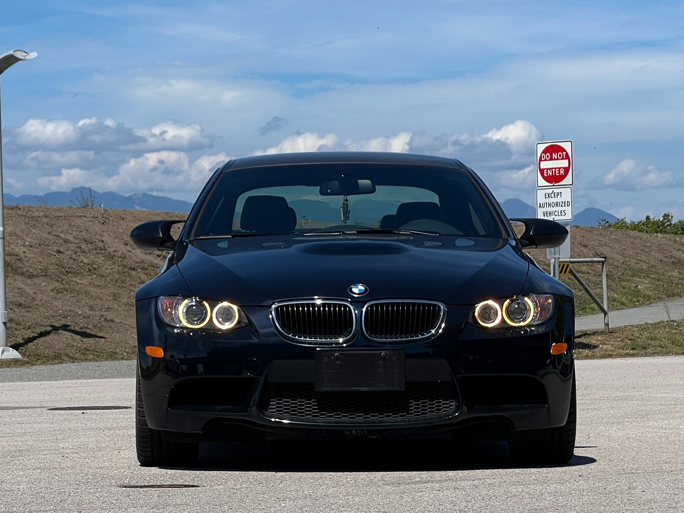 2011 BMW M3 e92 | BC Local - Image 3