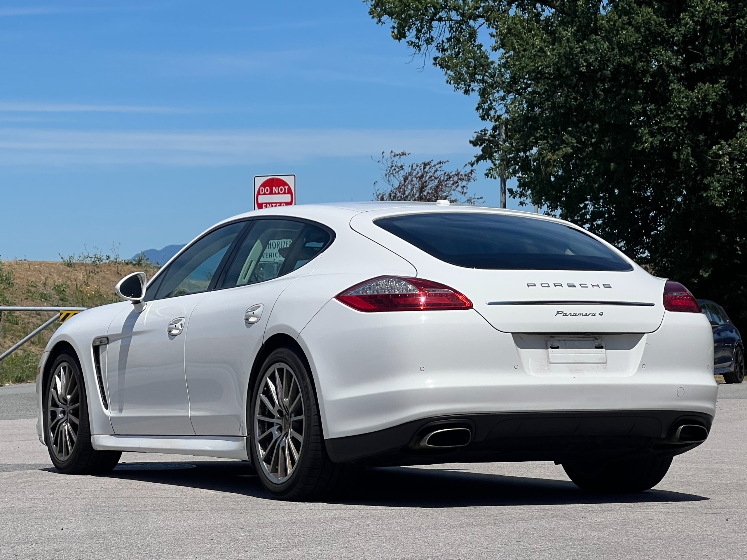 2011 Porsche panamera 4 |BC Local - Image 6