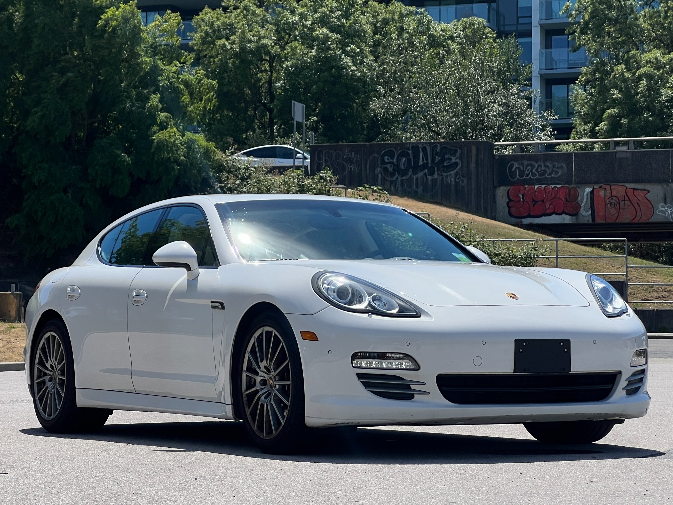 2011 Porsche panamera 4 |BC Local - Image 1
