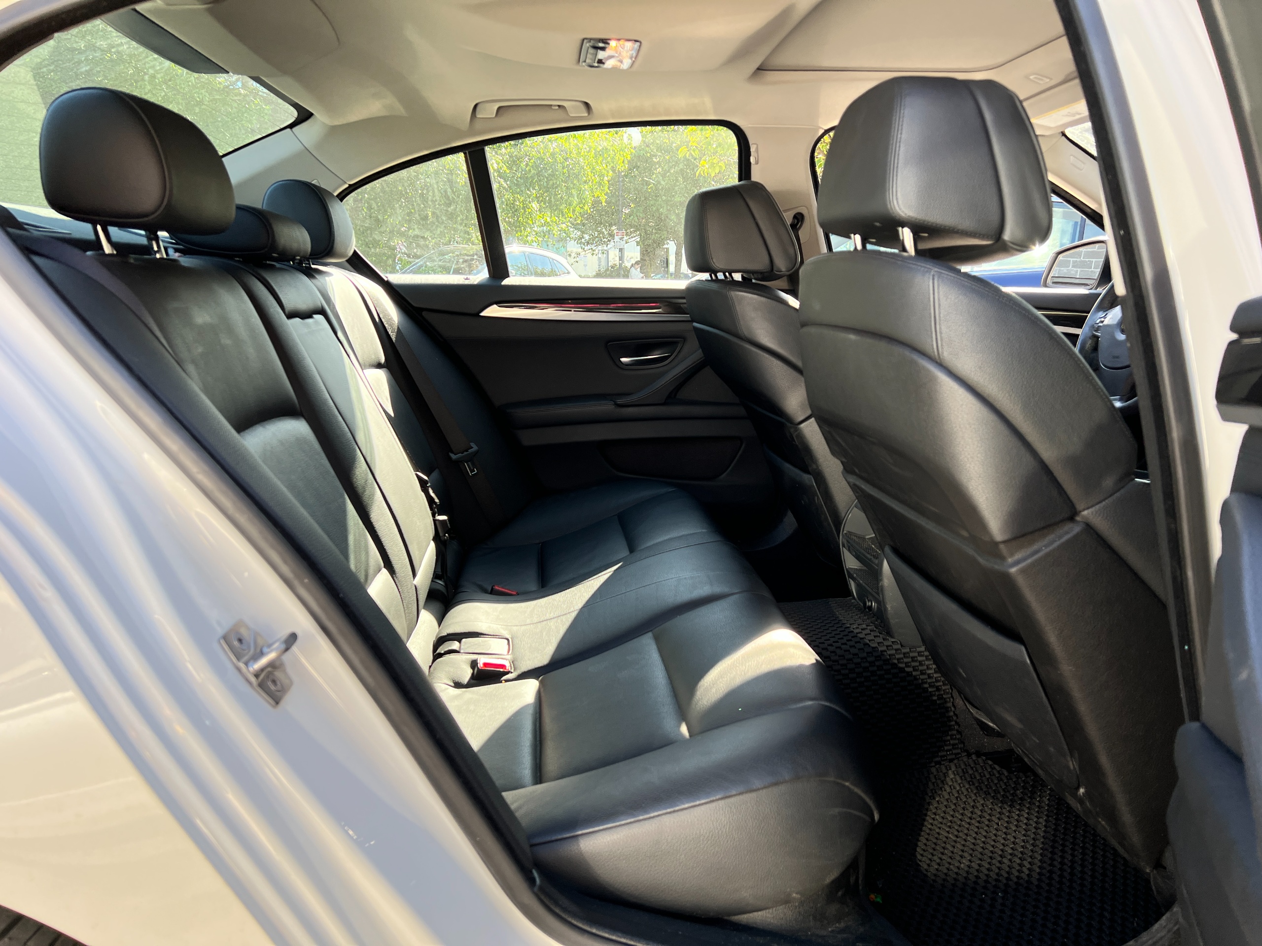 2011 BMW 535 - Image 16