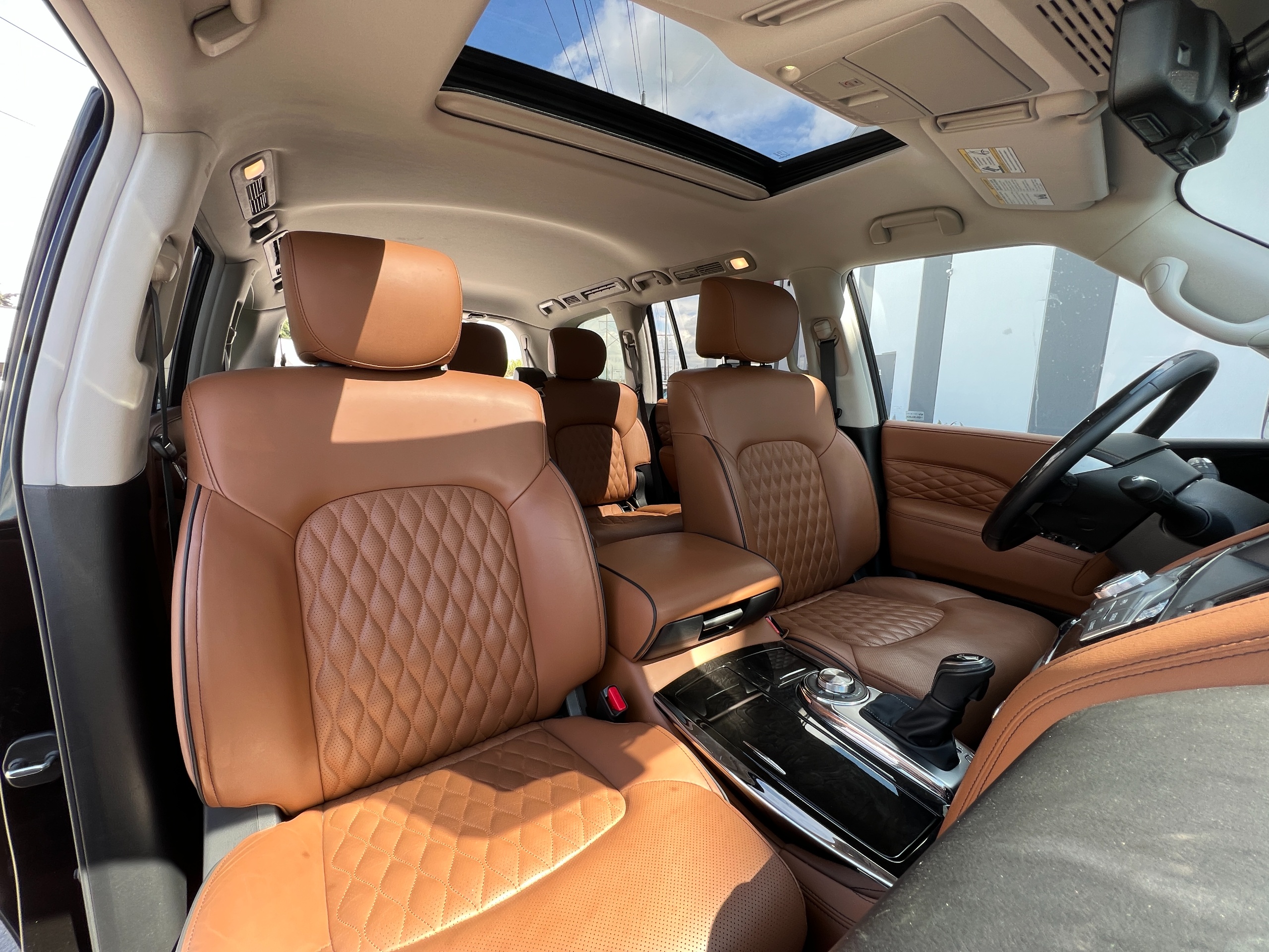 2019 Infiniti QX80 LUXE - Image 10