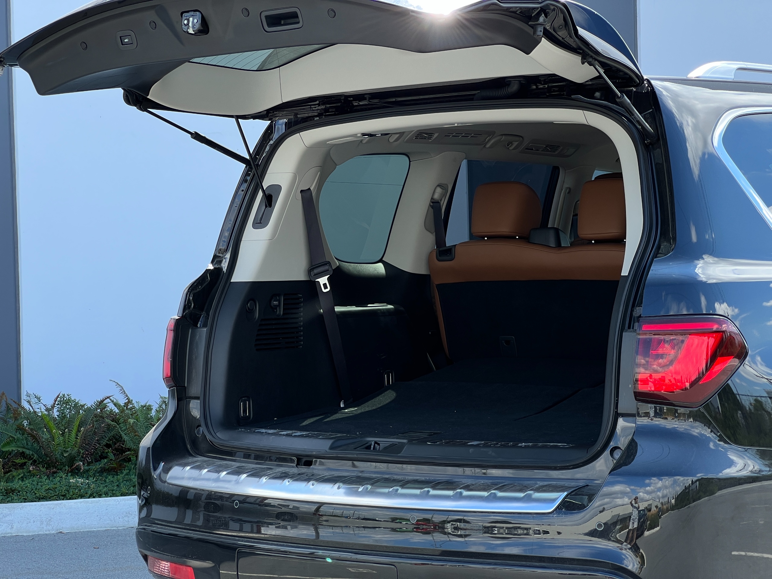 2019 Infiniti QX80 LUXE - Image 8