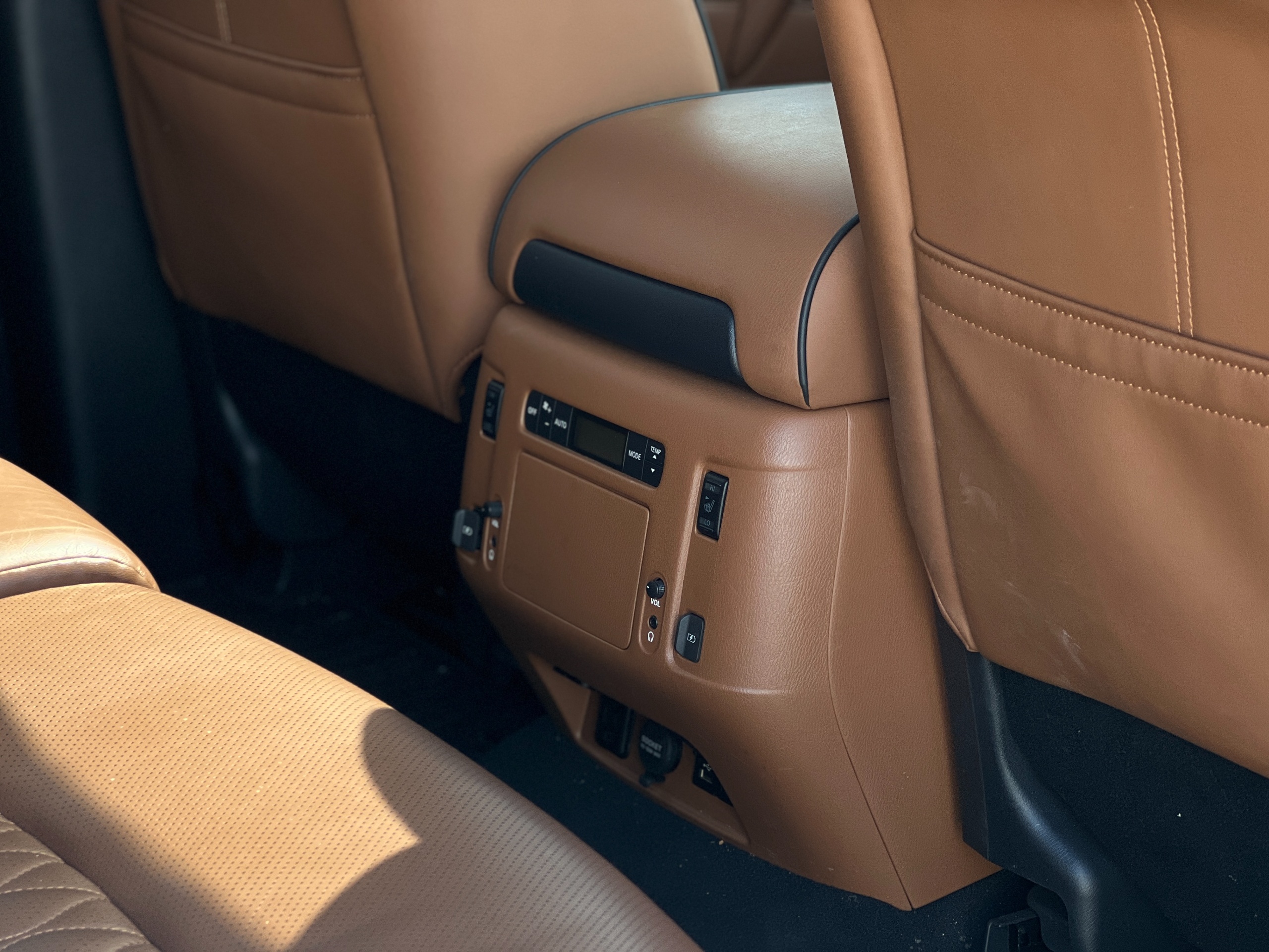 2019 Infiniti QX80 LUXE - Image 14