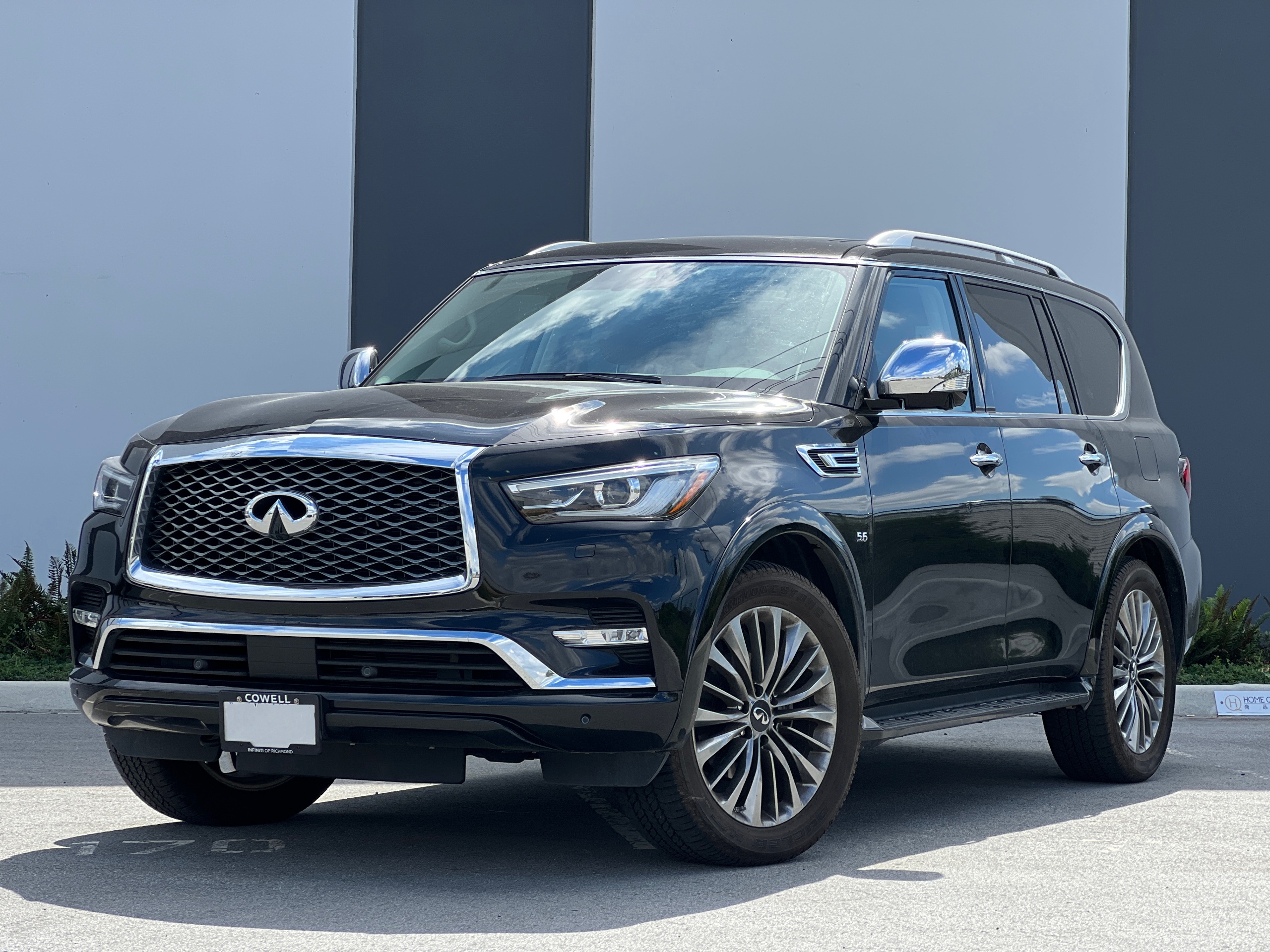 2019 Infiniti QX80 LUXE - Image 1