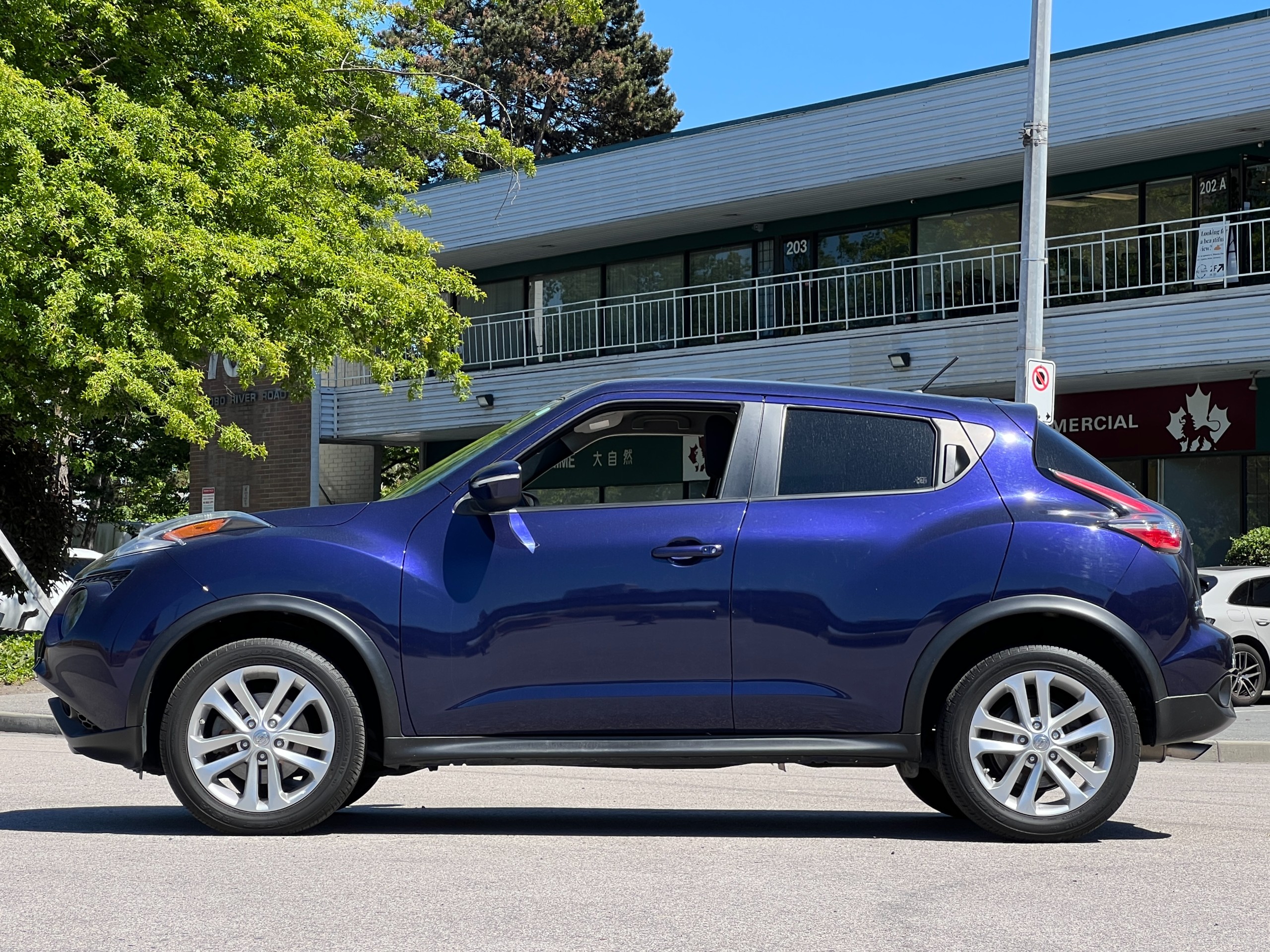 2015 Nissan juke sv|No accident | BC Local - Image 4