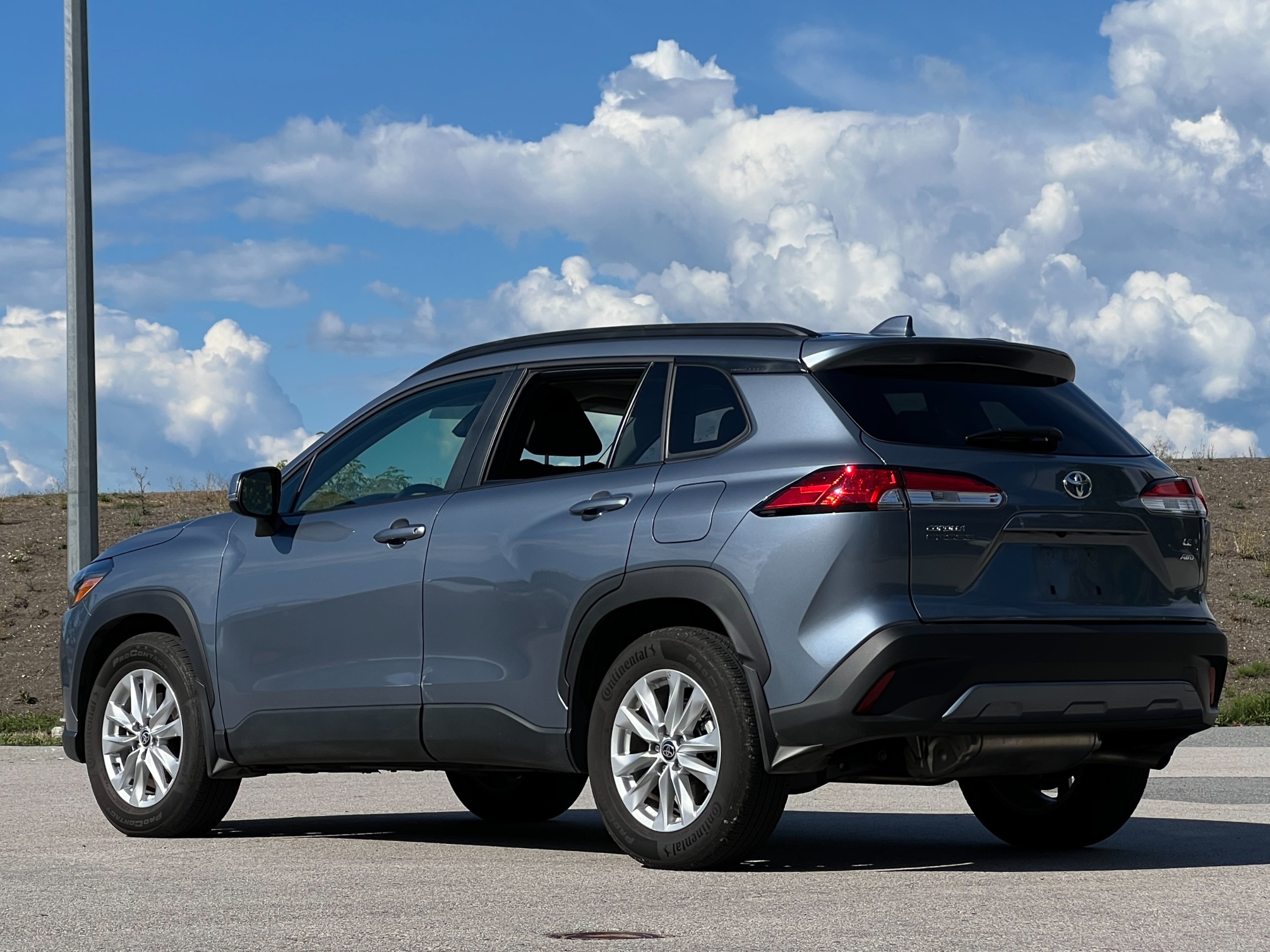 2022 Toyota Corolla Cross LE AWD | No accident | BC Local - Image 5