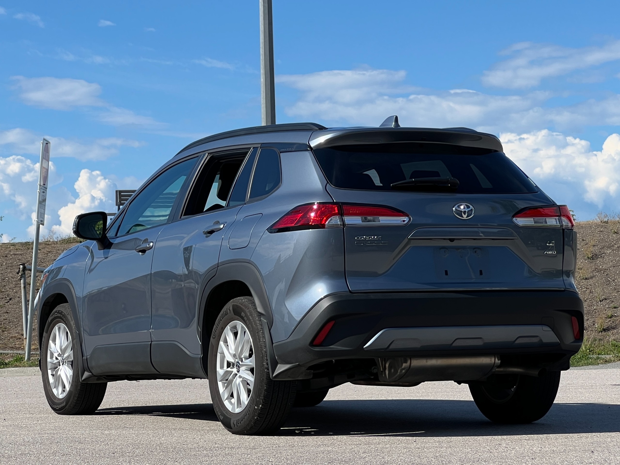 2022 Toyota Corolla Cross LE AWD | No accident | BC Local - Image 6