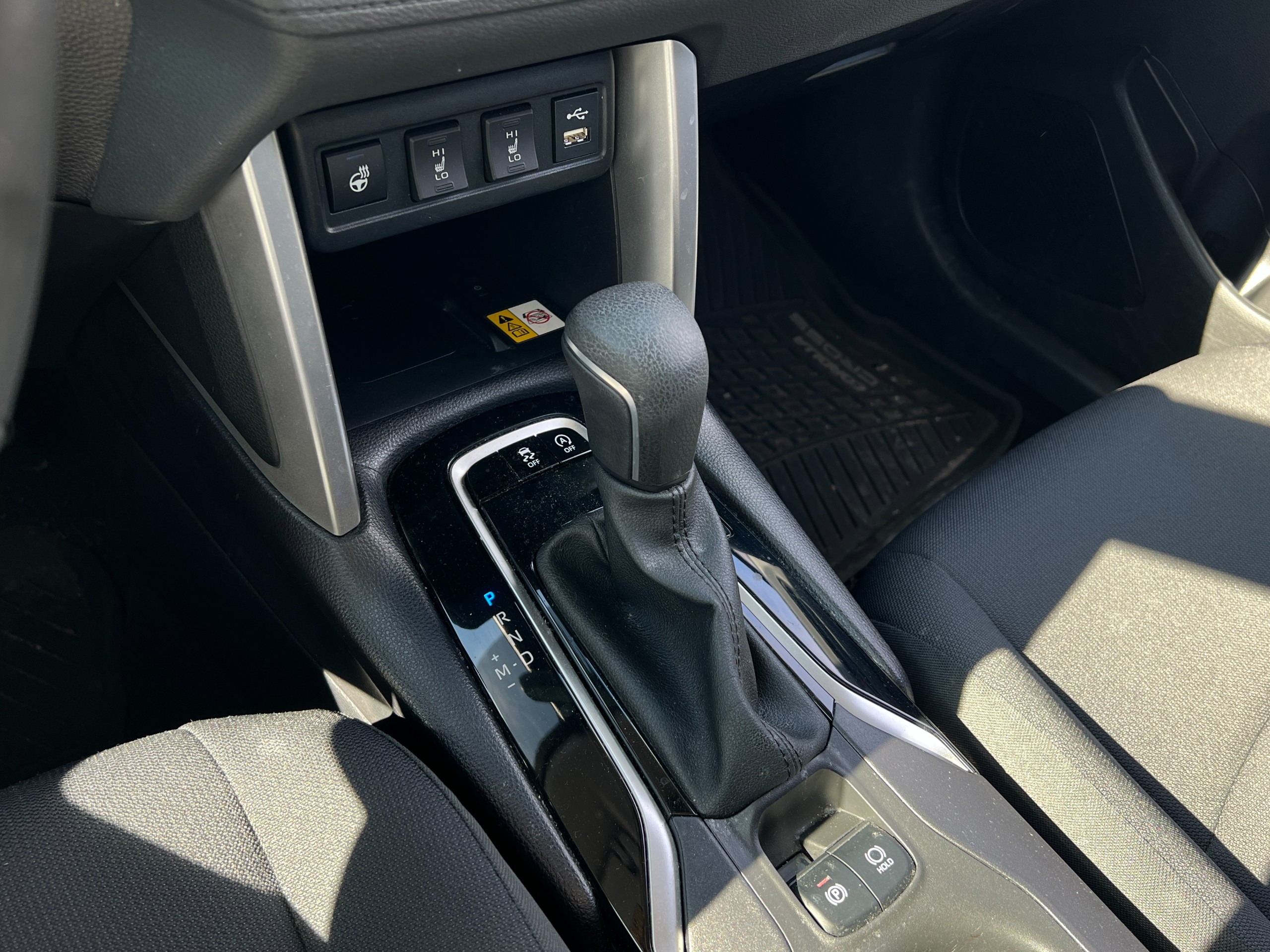 2022 Toyota Corolla Cross LE AWD | No accident | BC Local - Image 9