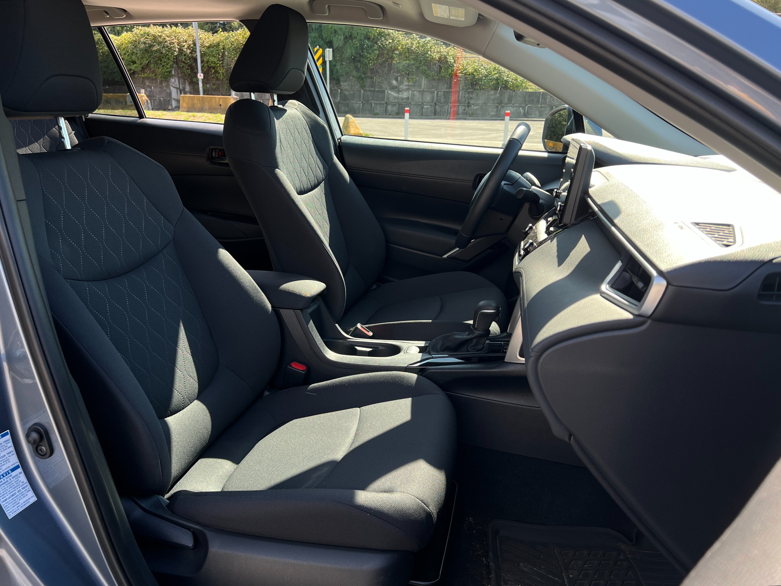 2022 Toyota Corolla Cross LE AWD | No accident | BC Local - Image 14
