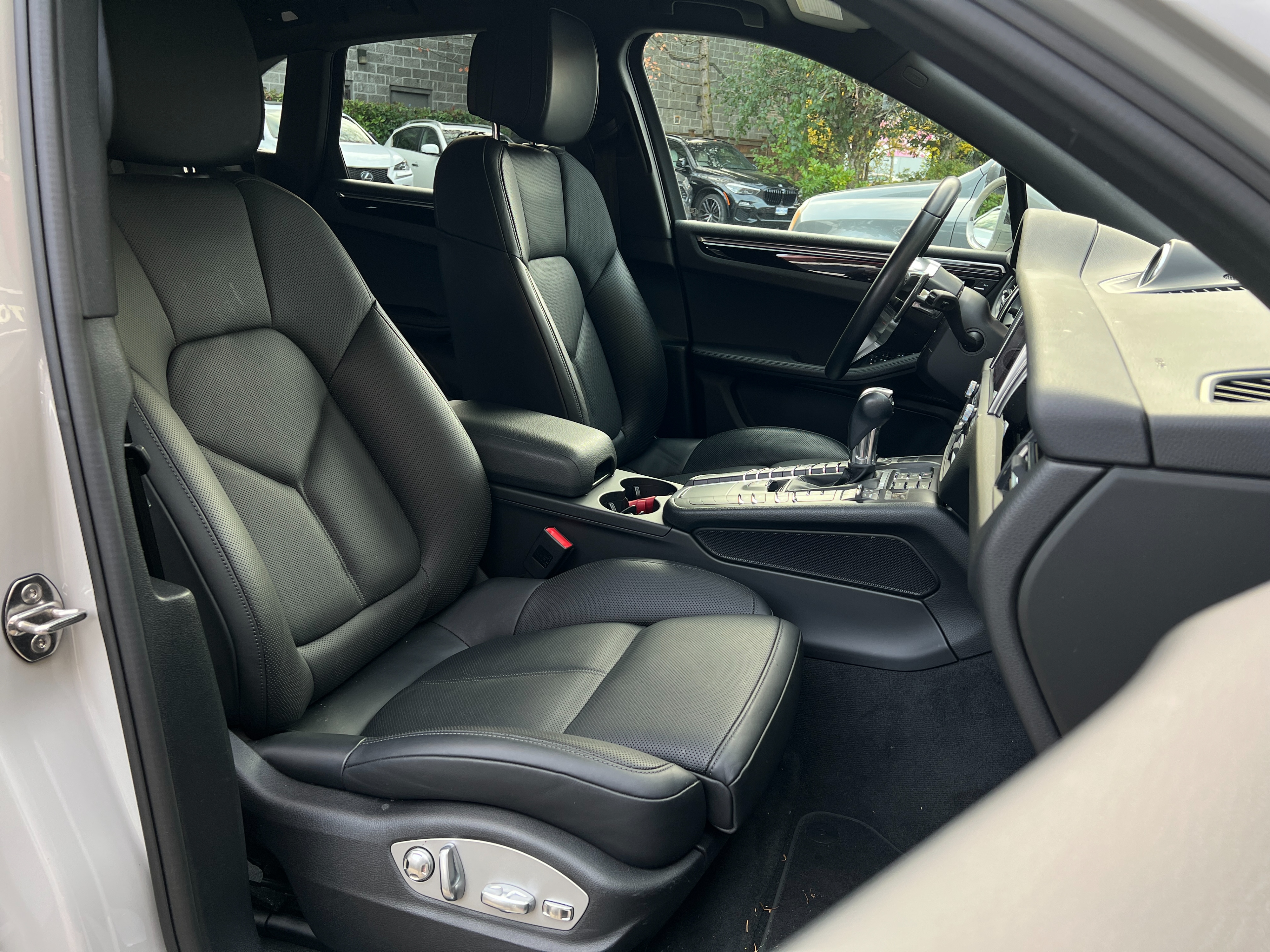 2020 Porsche Macan s | no accident | one owner | bc local - Image 13