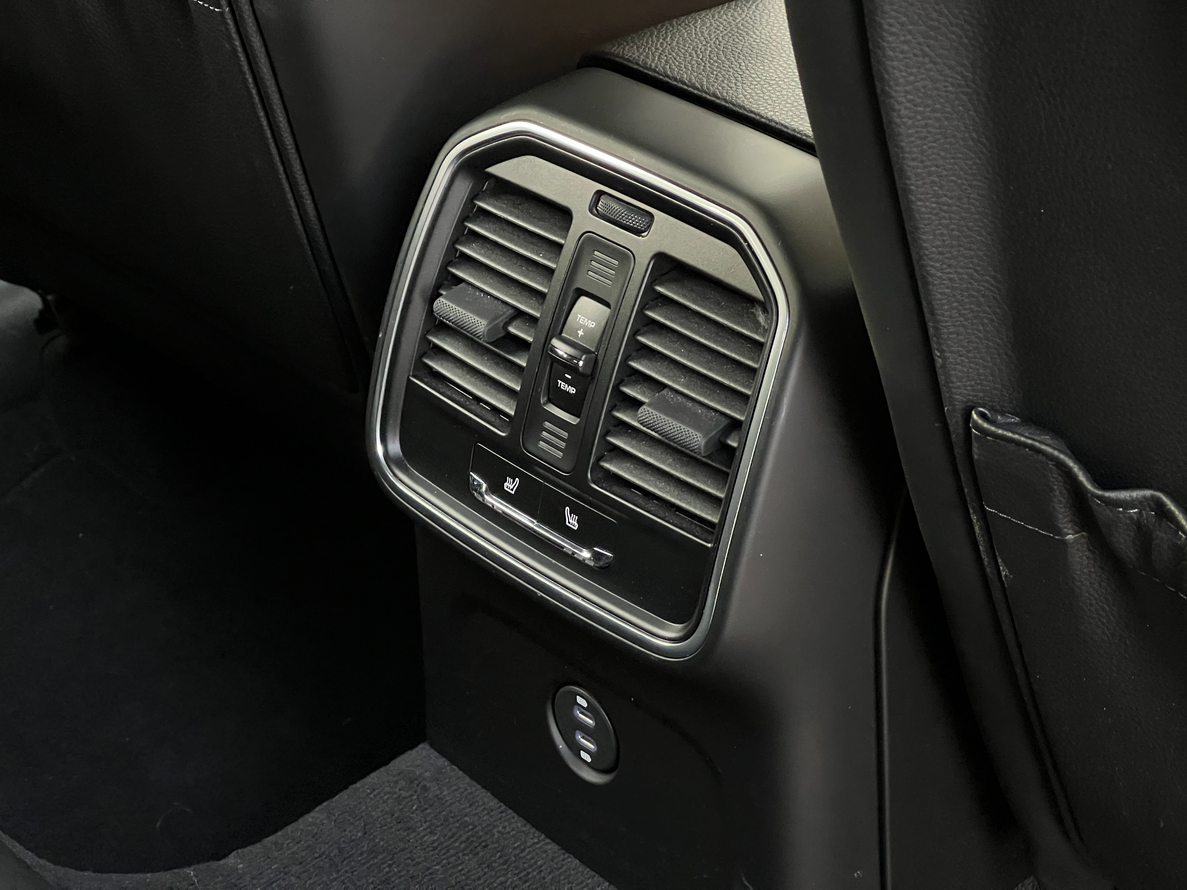 2020 Porsche Macan s | no accident | one owner | bc local - Image 18